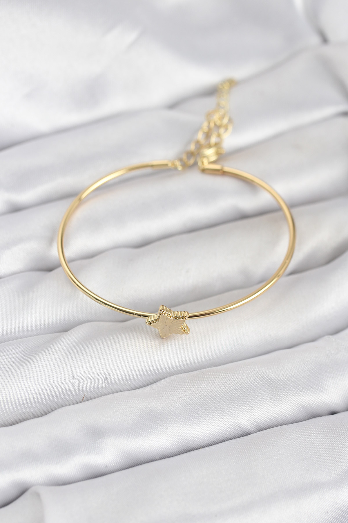Yıldız Model Gold Renk Kadın Bileklik - Lisinya