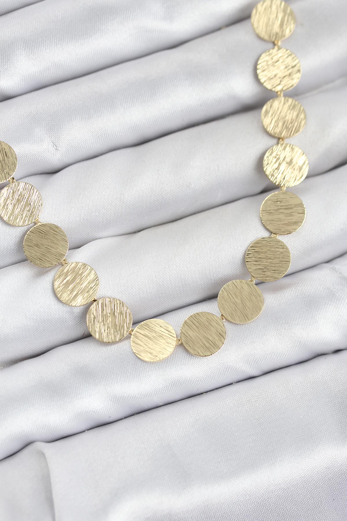 Yuvarlak Plaka Model Gold Renk Kadın Kolye - Lisinya