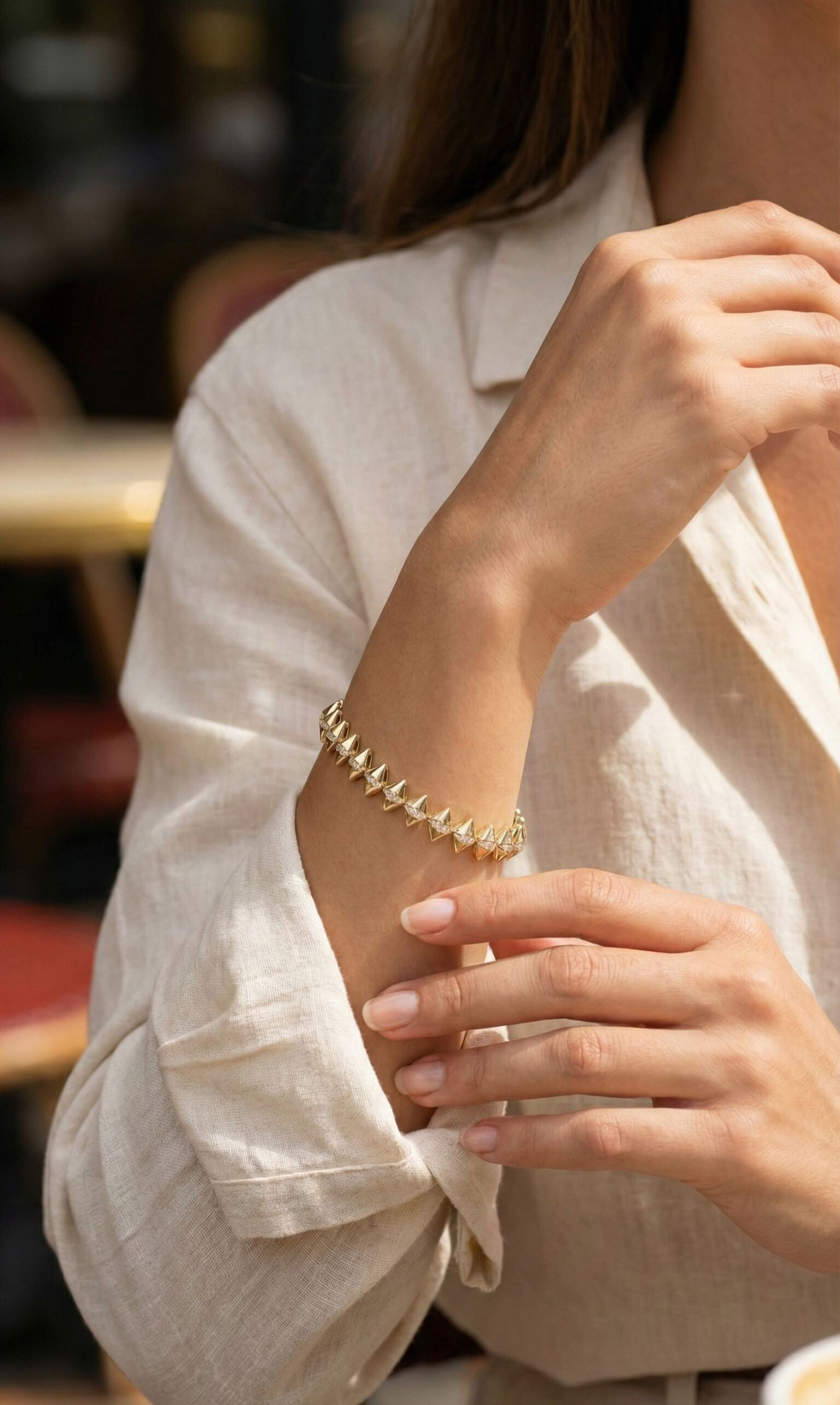 Pirinç Gold Renk Zirkon Taşlı Baklava Model Kadın Bileklik - Lisinya