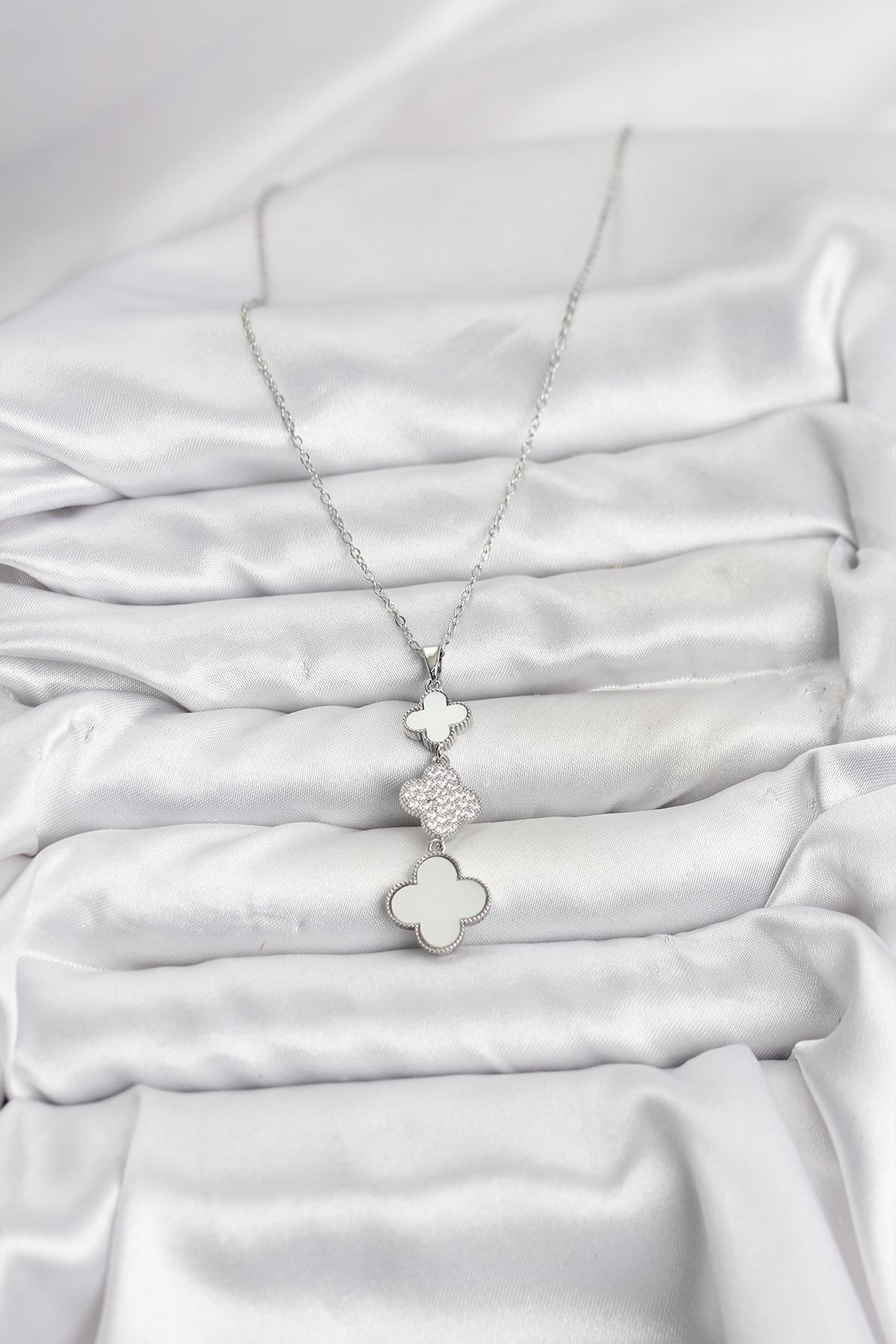 316L Çelik Zincir Gümüş Renk Yonca Detaylı Zirkon Taşlı Kadın Kolye - Lisinya