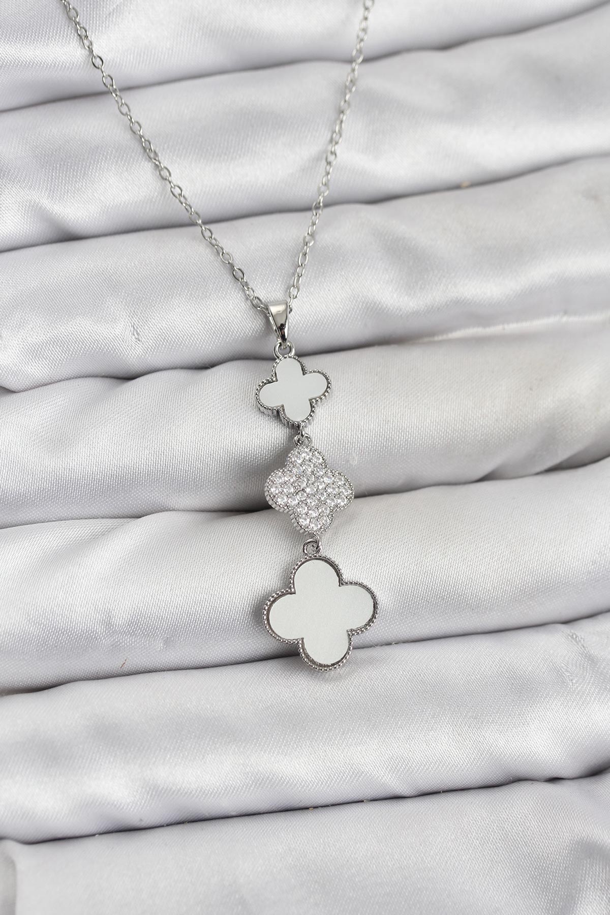 316L Çelik Zincir Gümüş Renk Yonca Detaylı Zirkon Taşlı Kadın Kolye - Lisinya