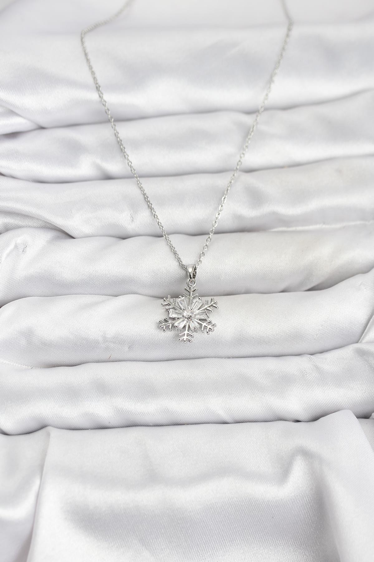 316L Çelik Zincir Gümüş Renk Kar Tanesi Model Zirkon Taşlı Kadın Kolye - Lisinya