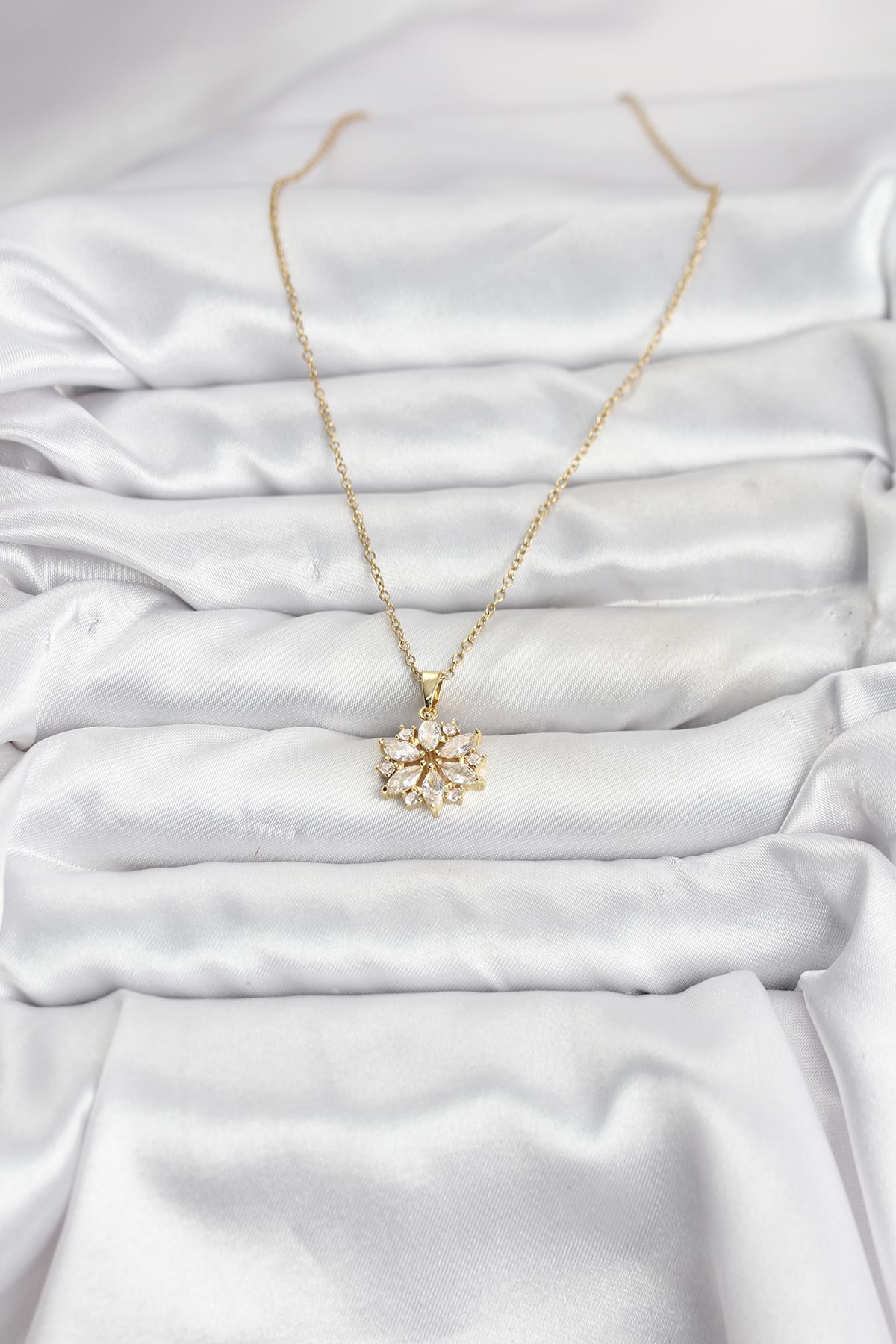 316L Çelik Zincir Gold Renk Lotus Model Zirkon Taşlı Kadın Kolye - Lisinya