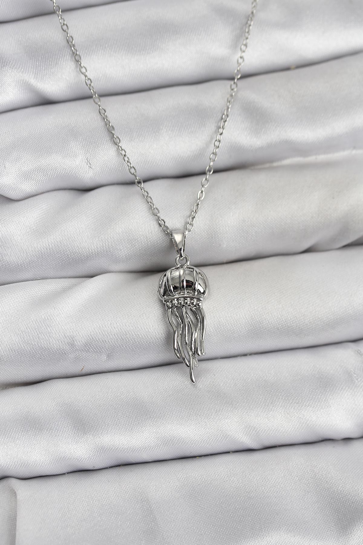 316L Çelik Zincir Gümüş Renk Deniz Anası Model Zirkon Taşlı Kadın Kolye - Lisinya