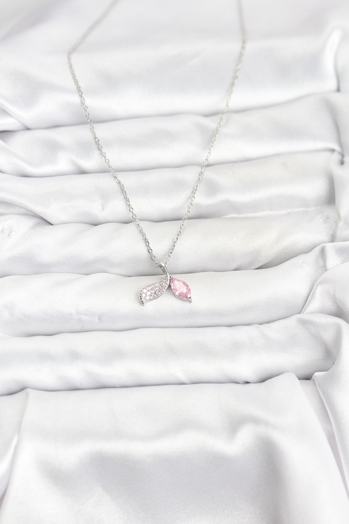 316L Çelik Zincir Gümüş Renk Balık Kuyruğu Model Zirkon Taşlı Kadın Kolye - Lisinya