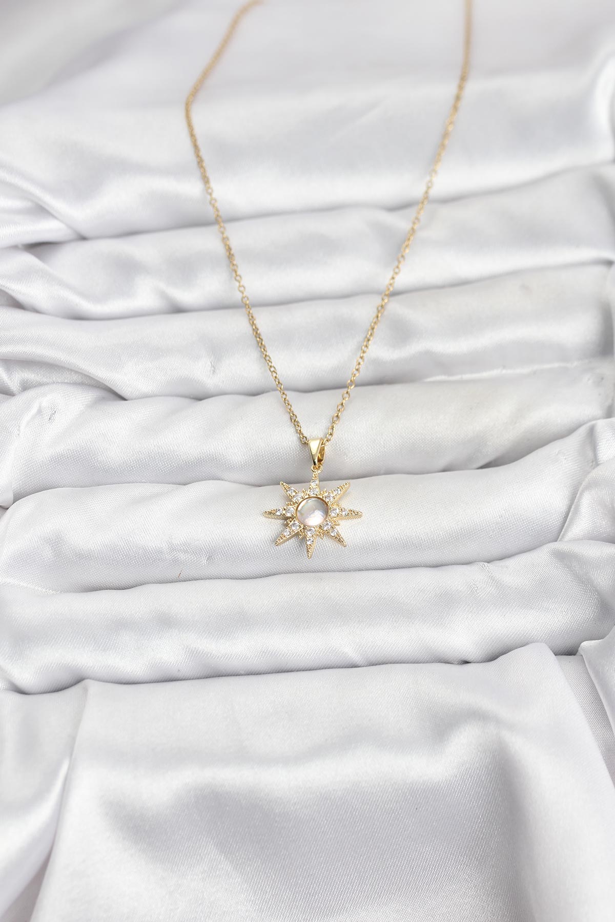 316L Çelik Zincir Gold Renk Kutup Yıldızı Model Zirkon Taşlı Kadın Kolye - Lisinya