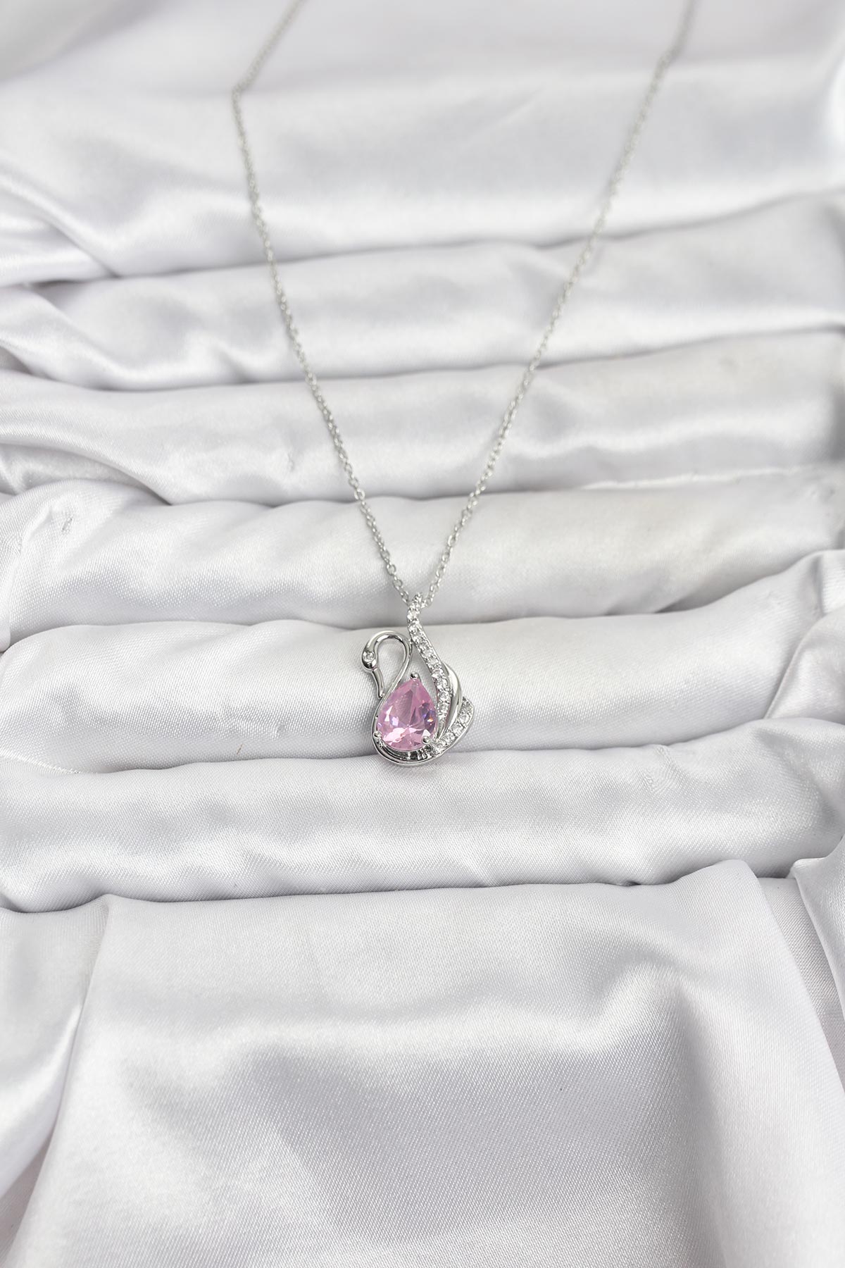 316L Çelik Zincir Gümüş Renk Pembe Kuğu Model Zirkon Taşlı Kadın Kolye - Lisinya