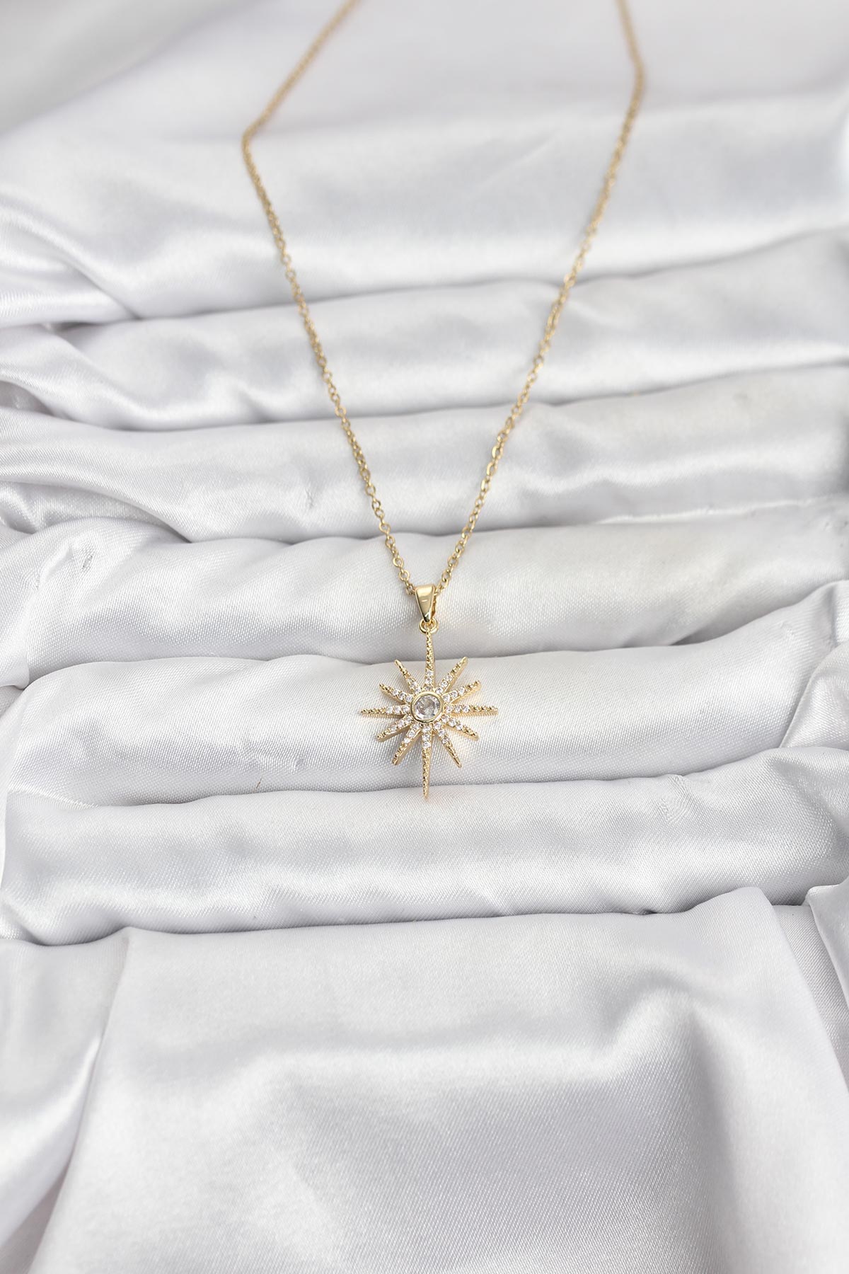 316L Çelik Zincir Gold Renk Kutup Yıldızı Model Zirkon Taşlı Kadın Kolye - Lisinya