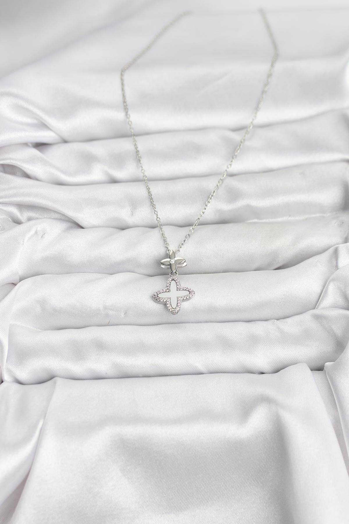 316L Çelik Zincir Gümüş Renk 4 Yapraklı Yonca Model Zirkon Taşlı Kadın Kolye - Lisinya