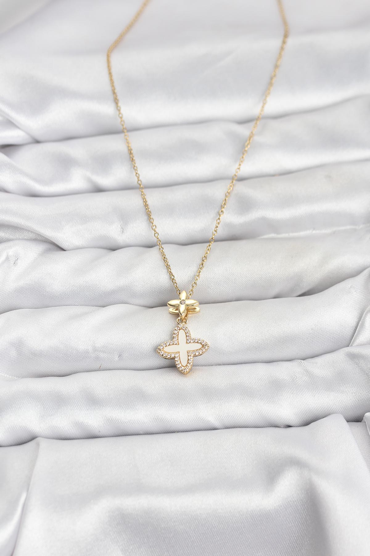 316L Çelik Zincir Gold Renk 4 Yapraklı Yonca Model Zirkon Taşlı Kadın Kolye - Lisinya