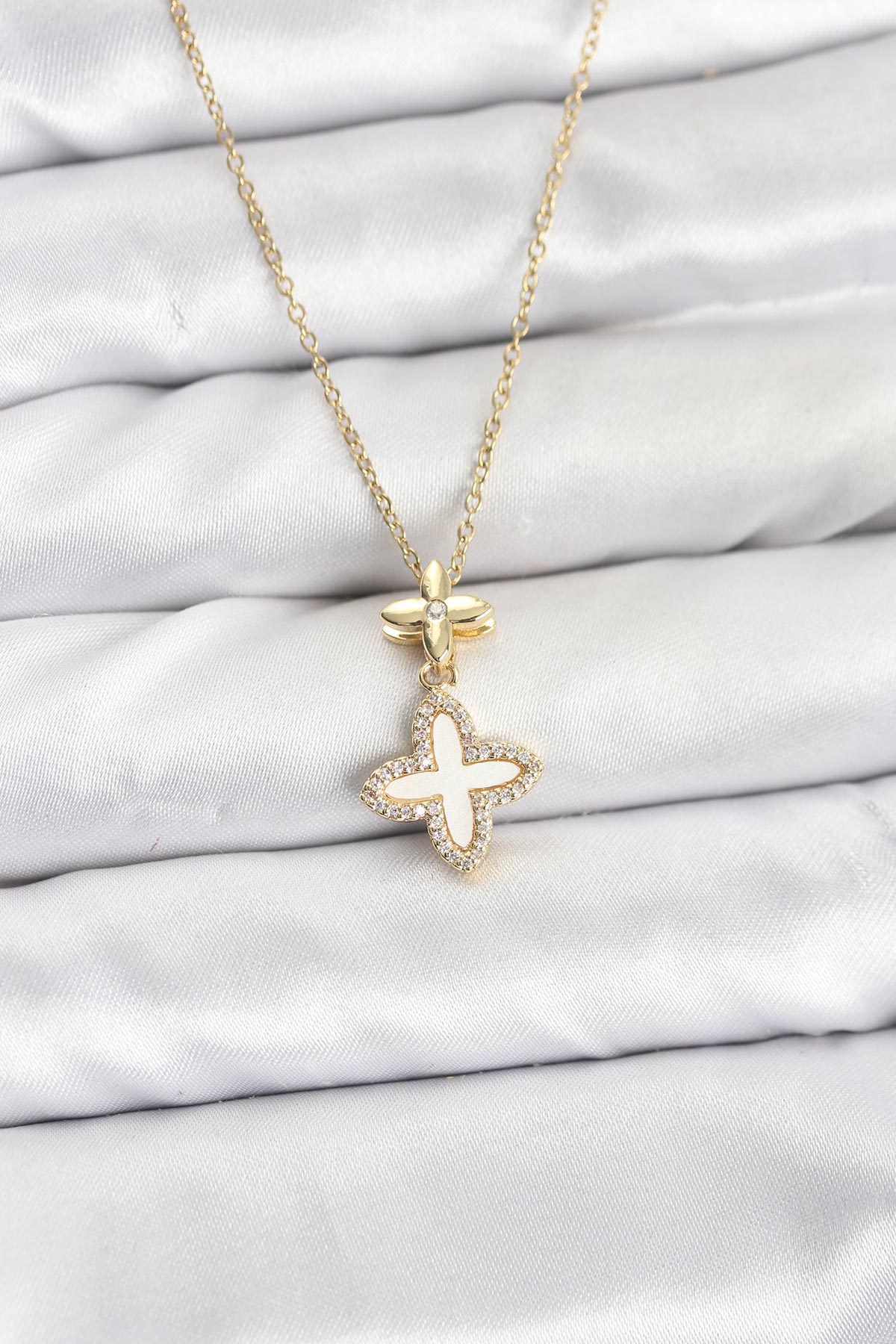 316L Çelik Zincir Gold Renk 4 Yapraklı Yonca Model Zirkon Taşlı Kadın Kolye - Lisinya