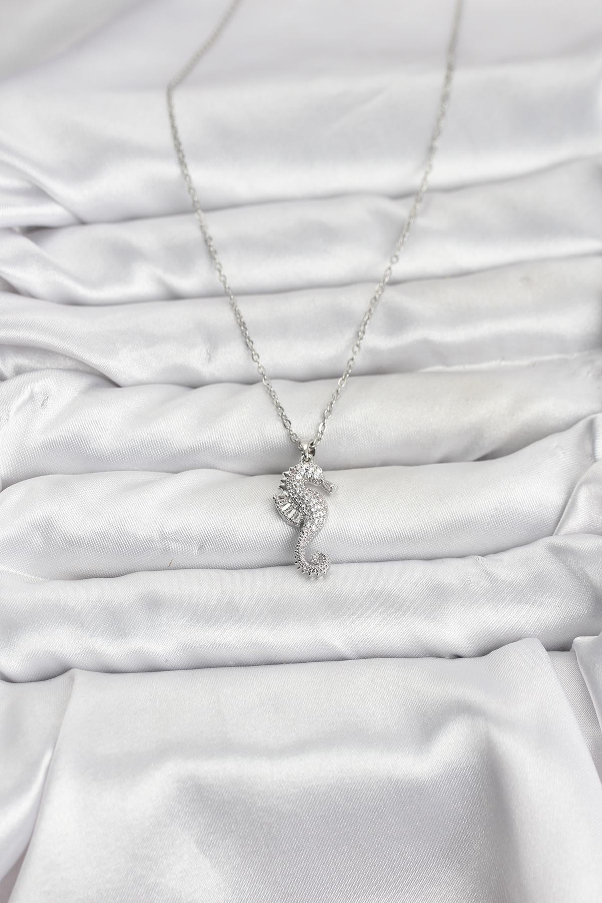 316L Çelik Zincir Gümüş Renk Deniz Atı Model Zirkon Taşlı Kadın Kolye - Lisinya