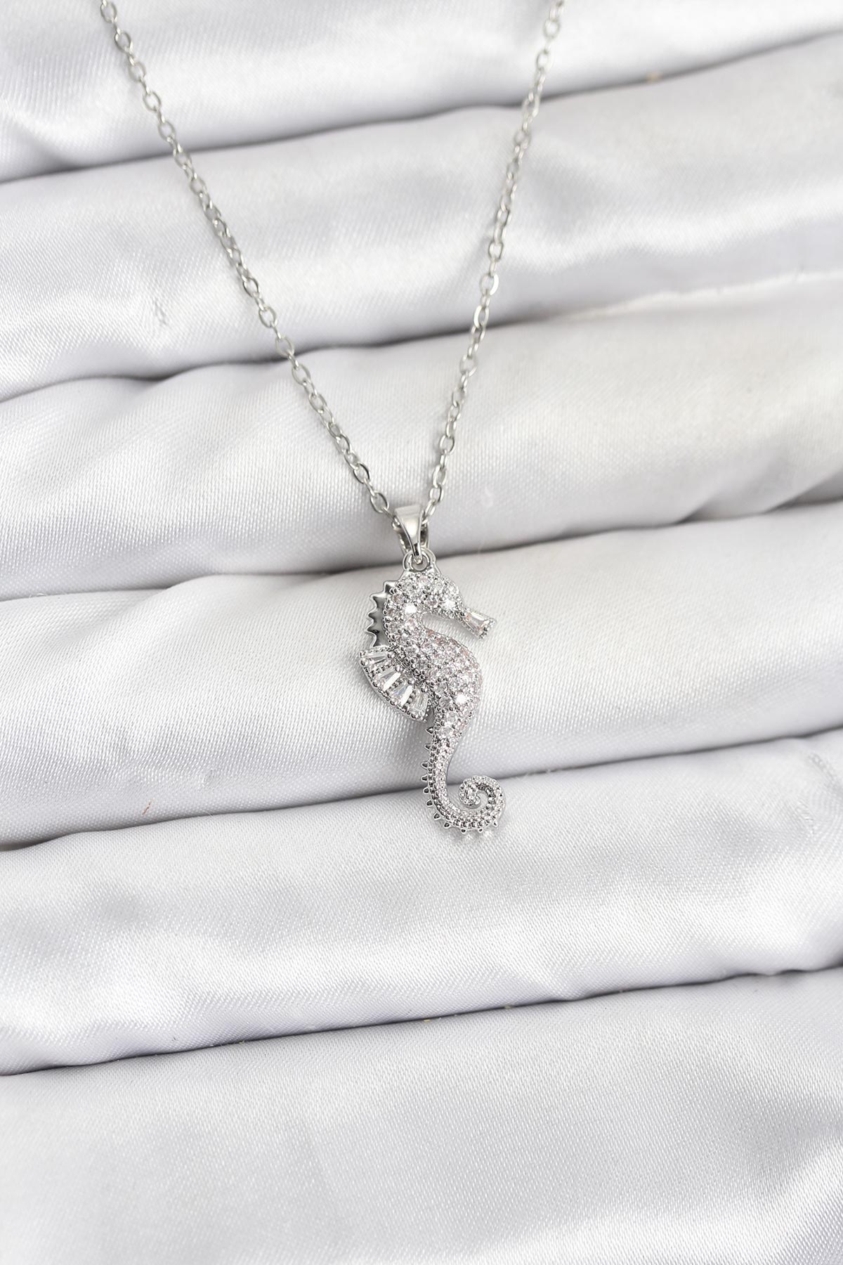 316L Çelik Zincir Gümüş Renk Deniz Atı Model Zirkon Taşlı Kadın Kolye - Lisinya