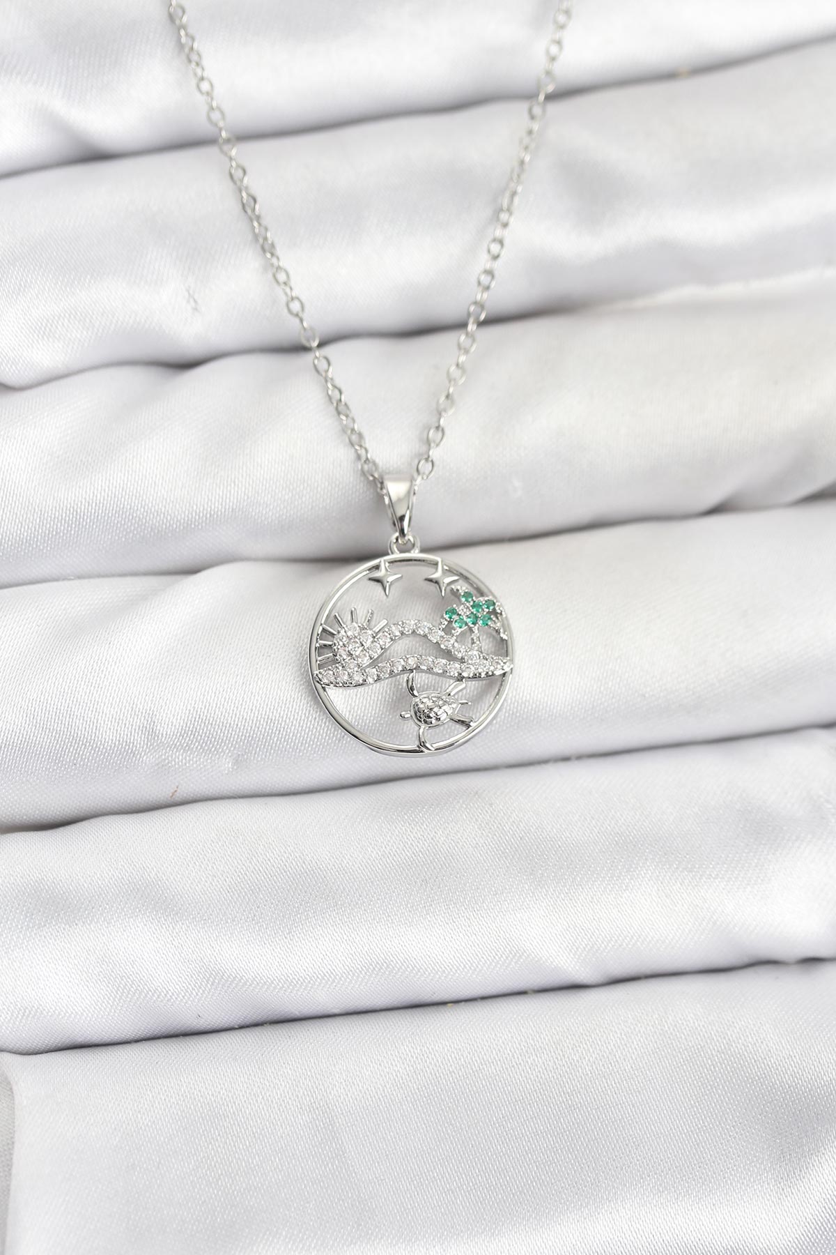 316L Çelik Zincir Gümüş Renk Şans Kolyesi Model Zirkon Taşlı Kadın Kolye - Lisinya