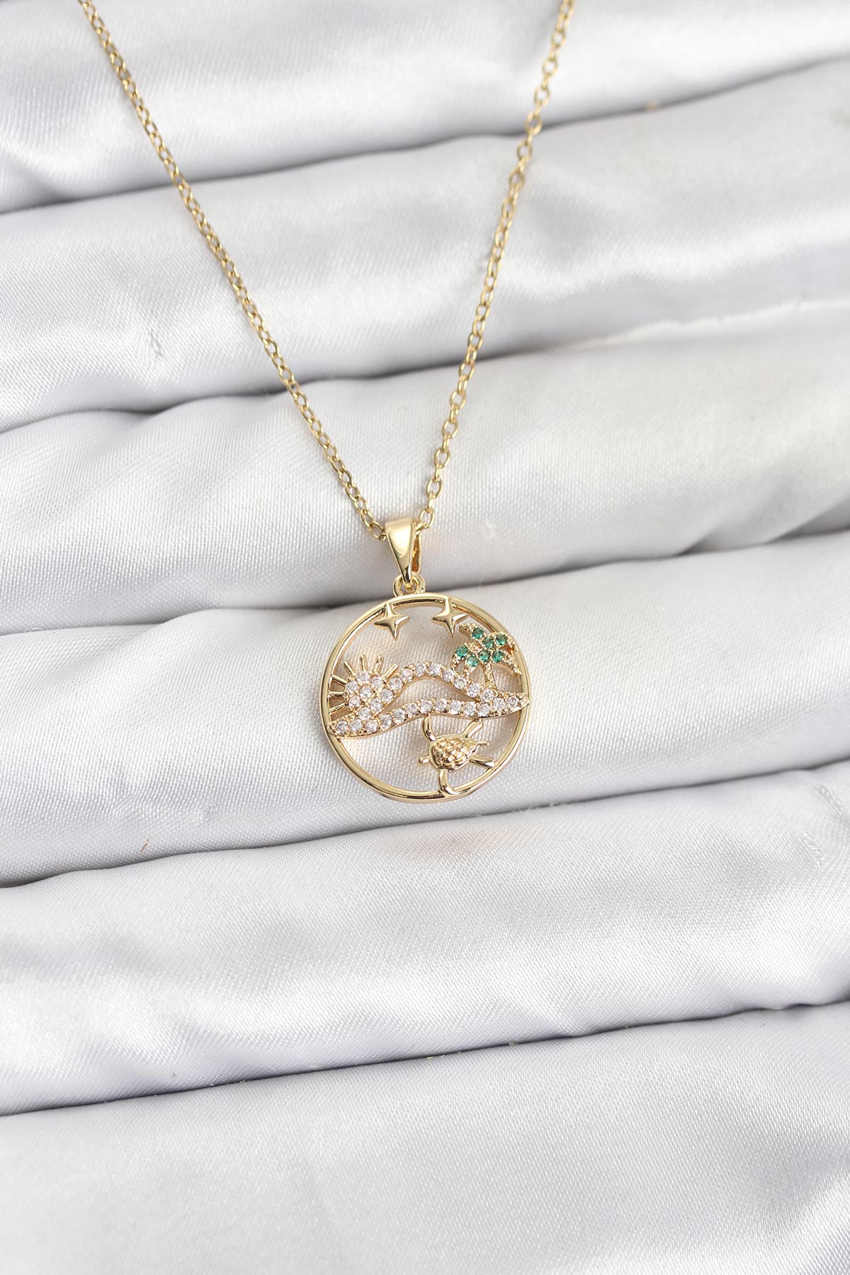 316L Çelik Zincir Gold Renk Şans Kolyesi Model Zirkon Taşlı Kadın Kolye - Lisinya