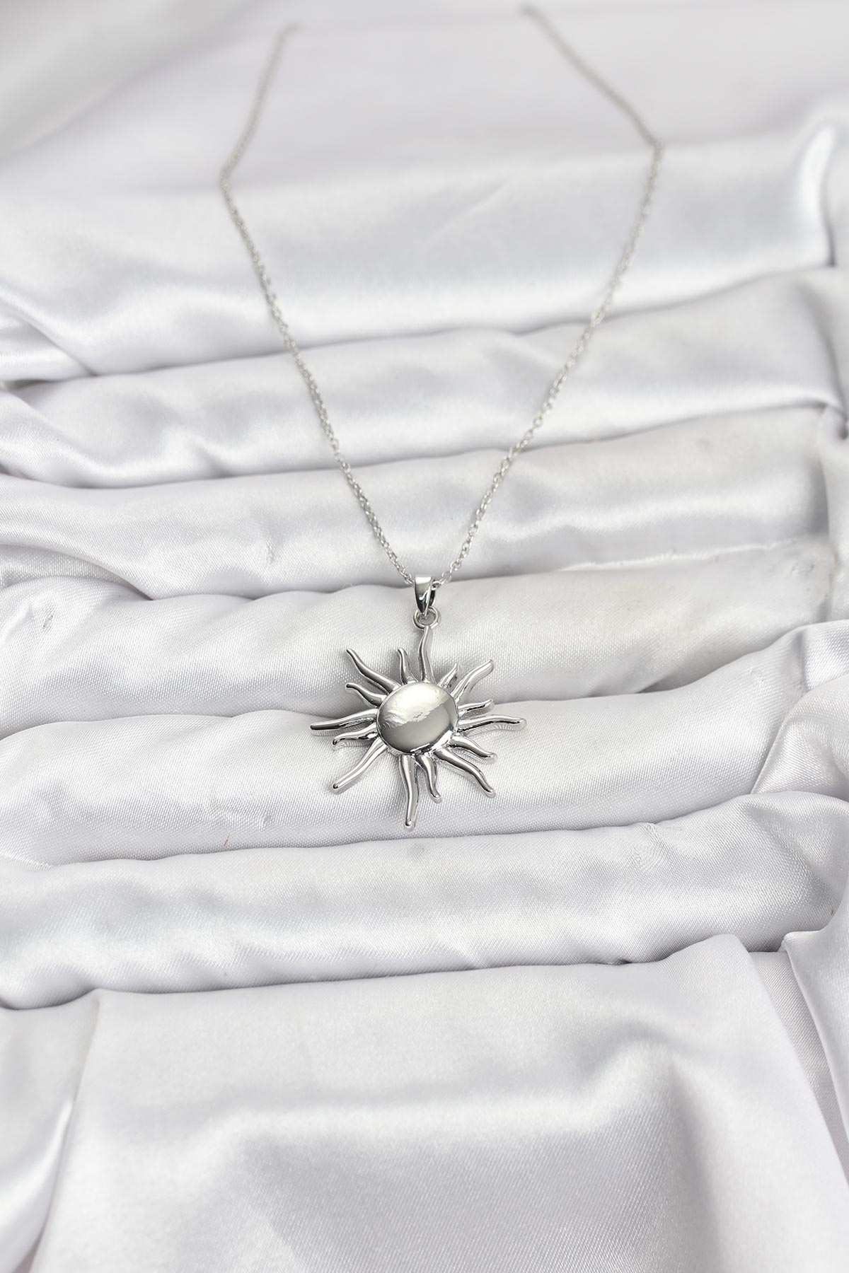 316L Çelik Zincir Gümüş Renk Güneş Model Kadın Kolye - Lisinya