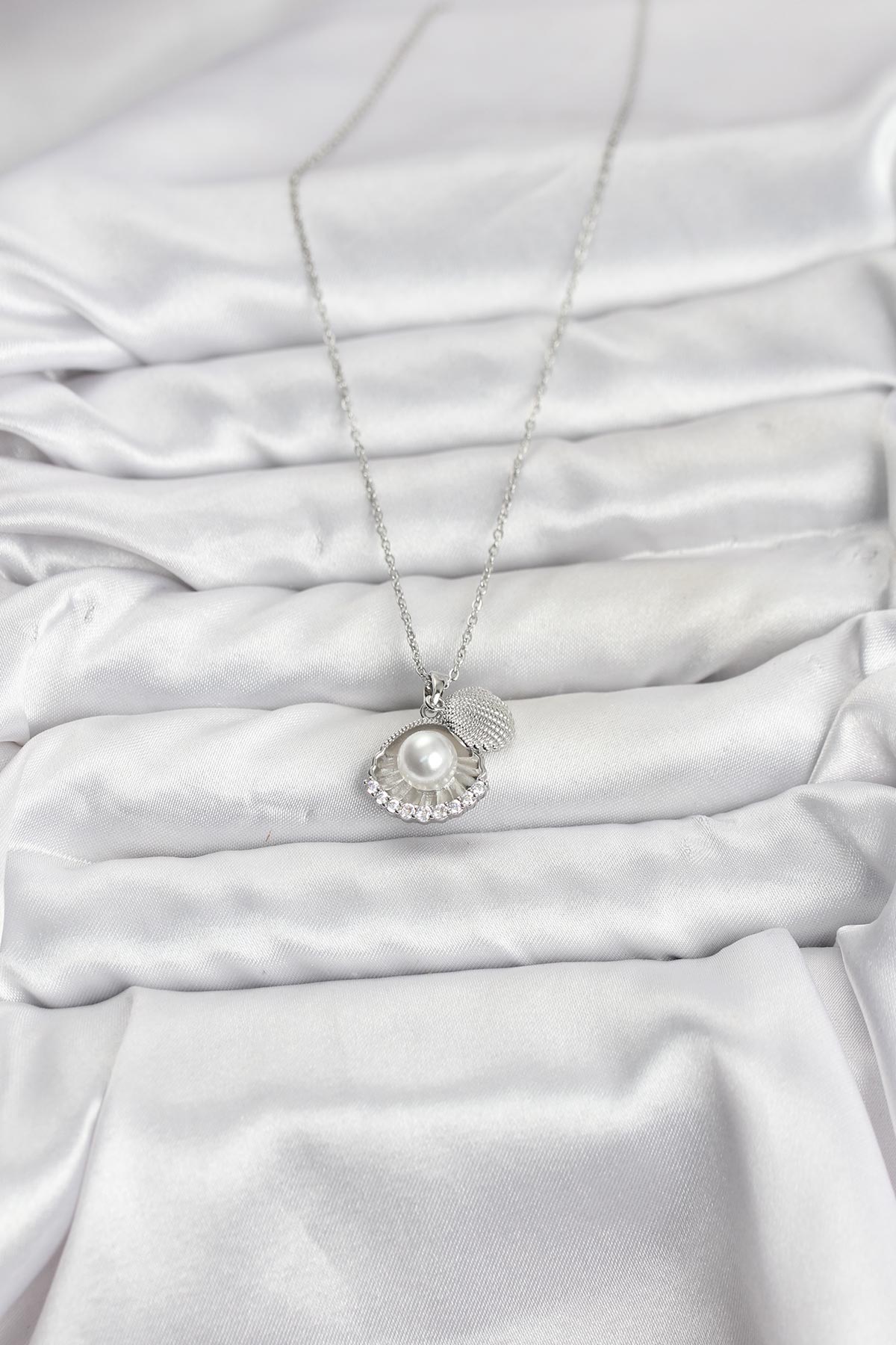 316L Çelik Zincir Gümüş Renk İncili Deniz Kabuğu Model Zirkon Taşlı Kadın Kolye - Lisinya