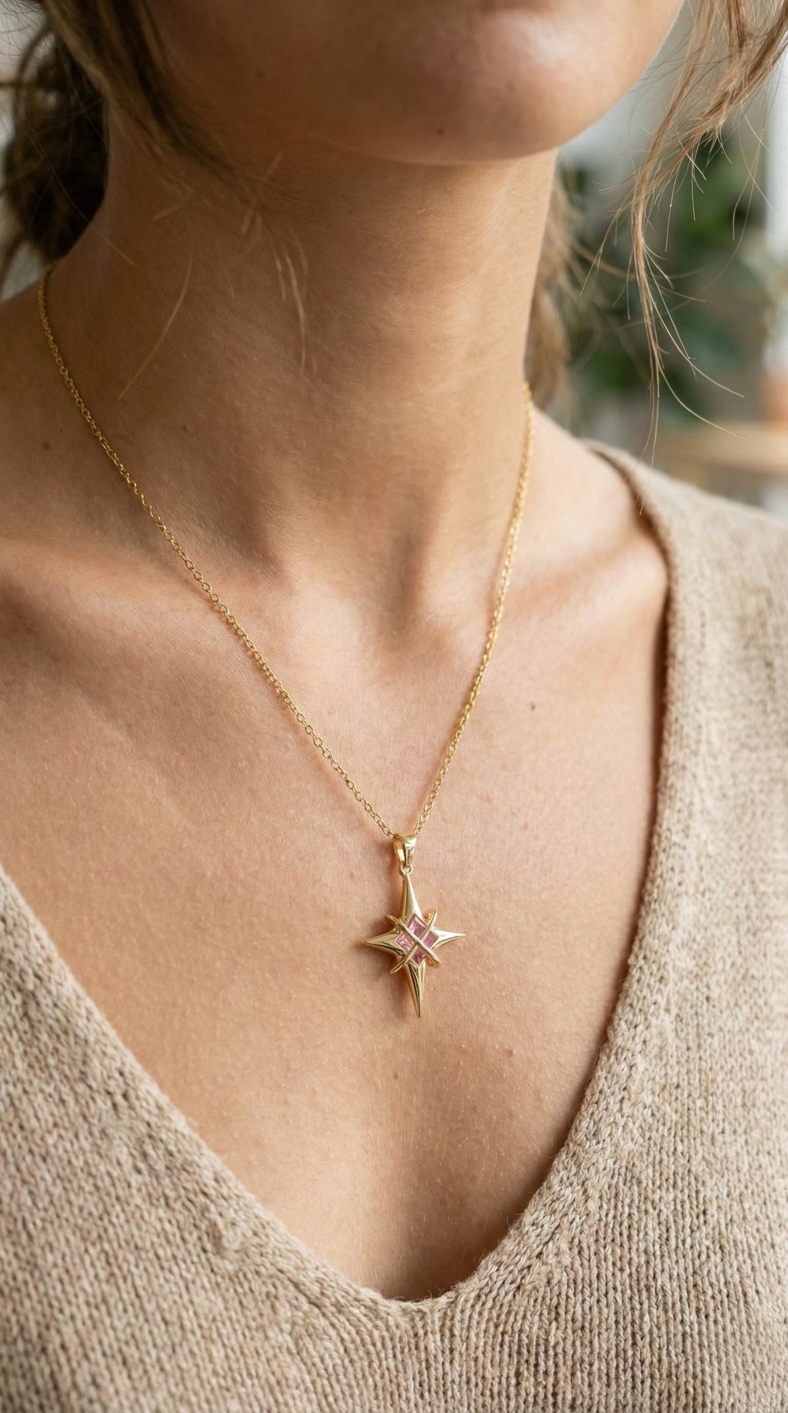 316L Çelik Gold Renk Zirkon Taşlı Kutup Yıldızı Model Kadın Kolye - Lisinya