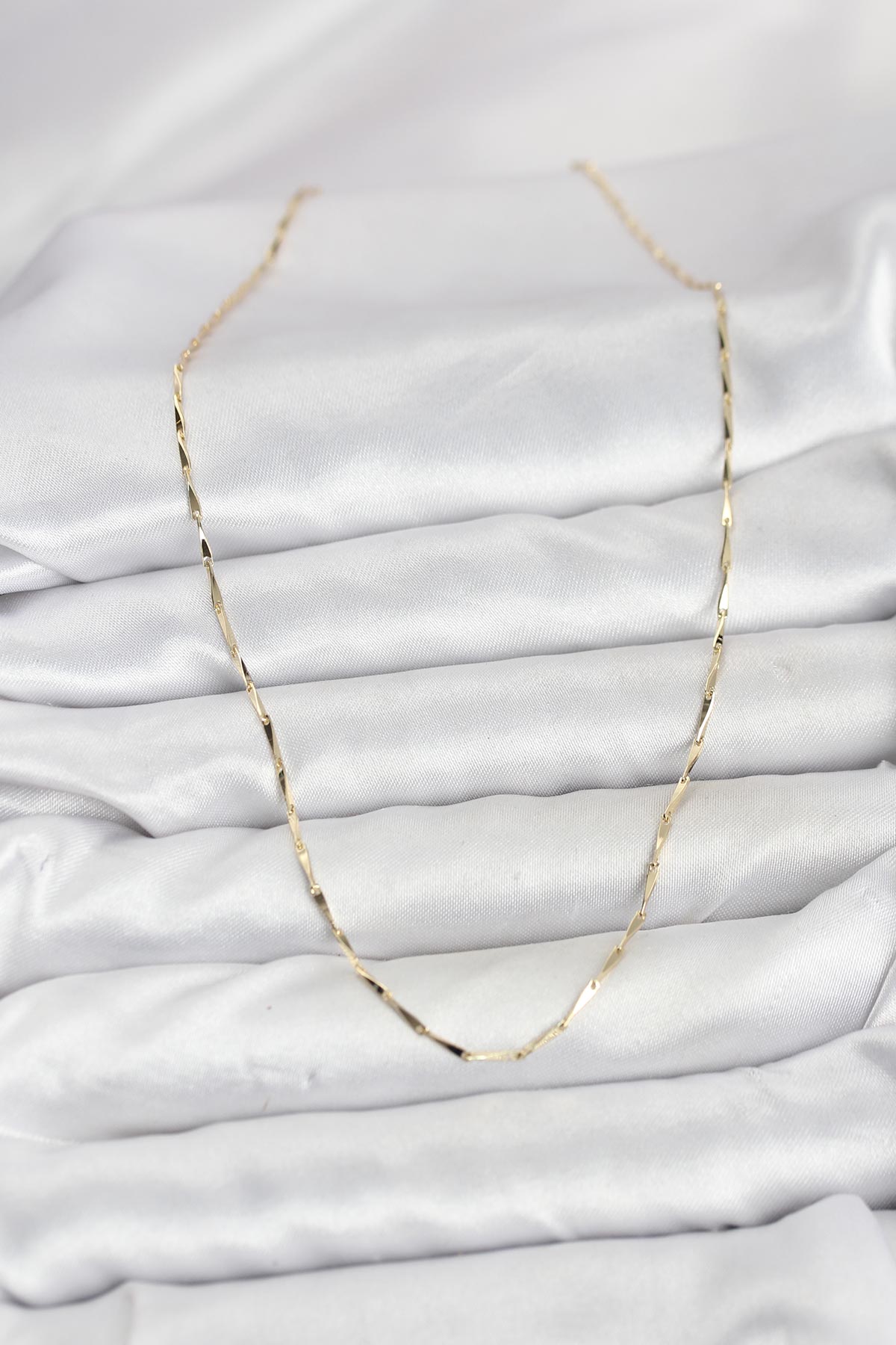 CM 14K Gold Renk İnce Kesim Çubuk Model Zincir Kadın Kolye - Lisinya