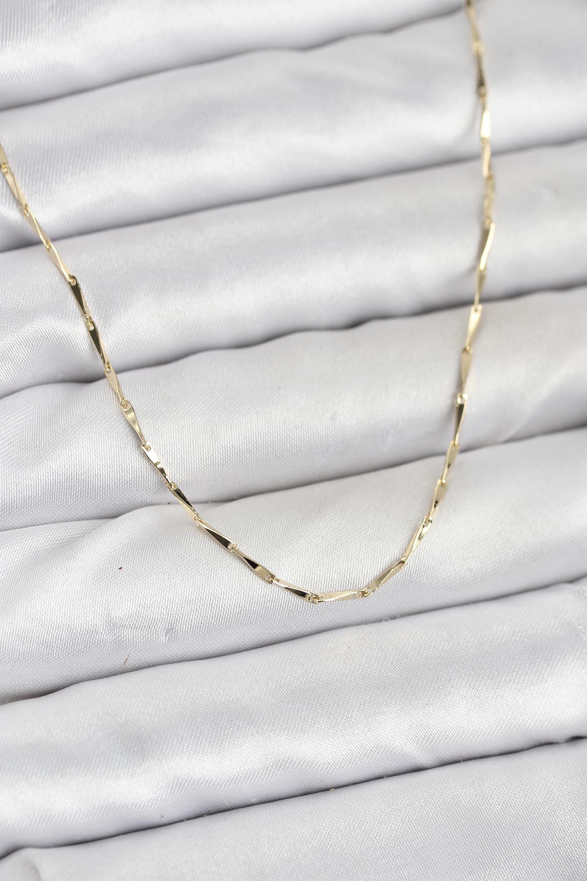 CM 14K Gold Renk İnce Kesim Çubuk Model Zincir Kadın Kolye - Lisinya