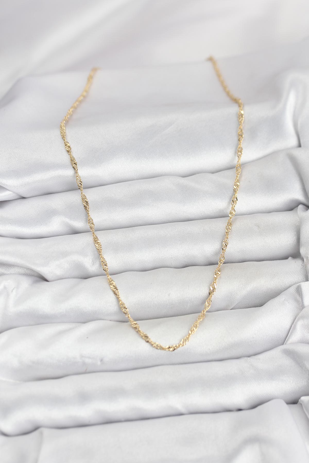 CM 14K Gold Renk Yassı Burgulu Model Kadın Kolye - Lisinya