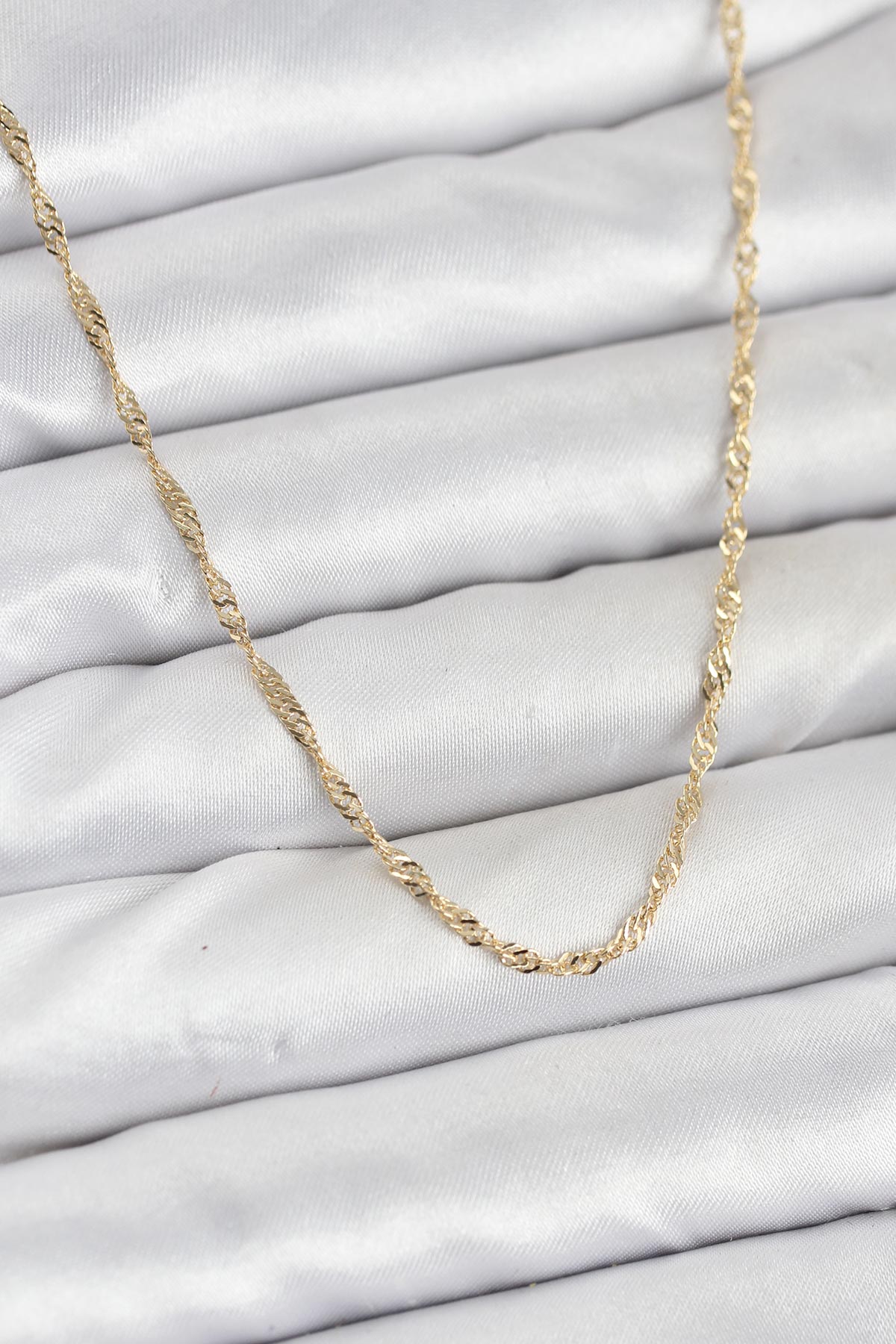 CM 14K Gold Renk Yassı Burgulu Model Kadın Kolye - Lisinya