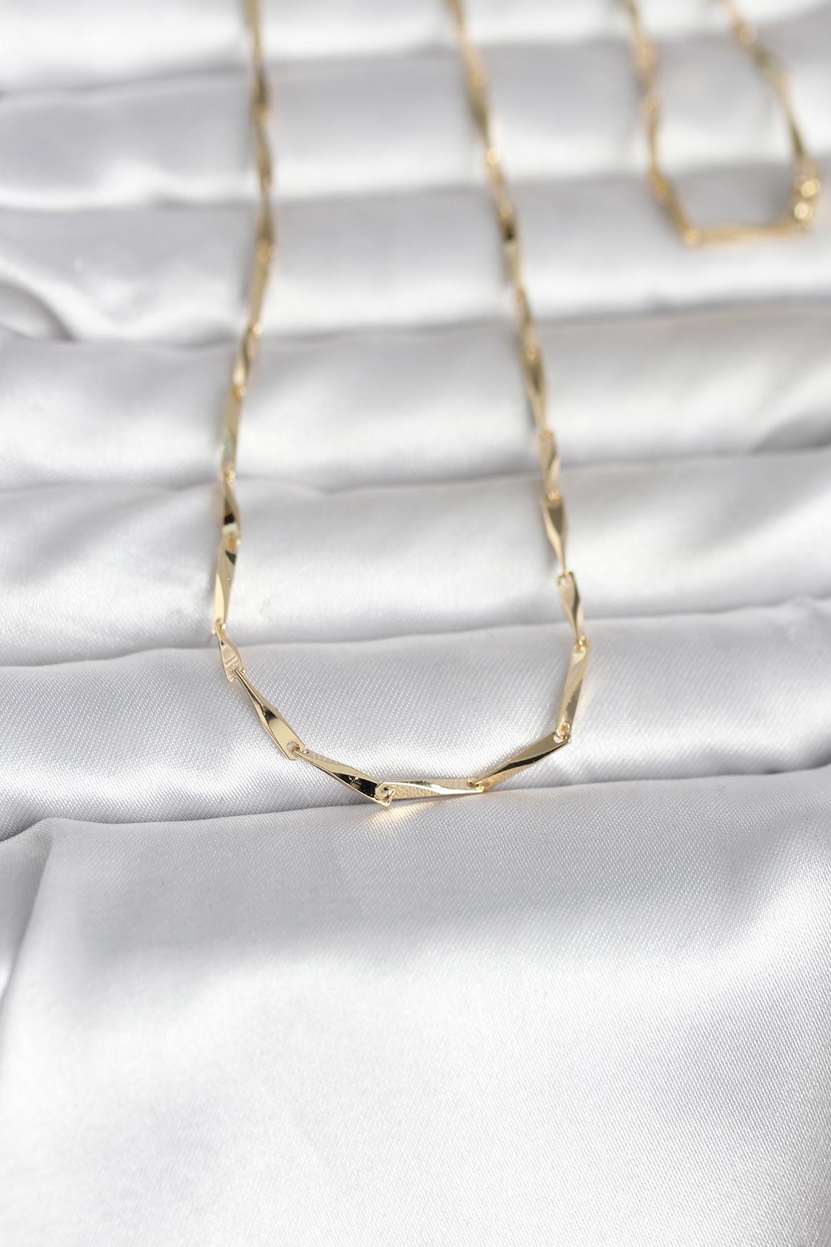 CM 14K Gold Renk Kesme Çubuk Zincirli Model 60 cm Kadın Kolye - Lisinya