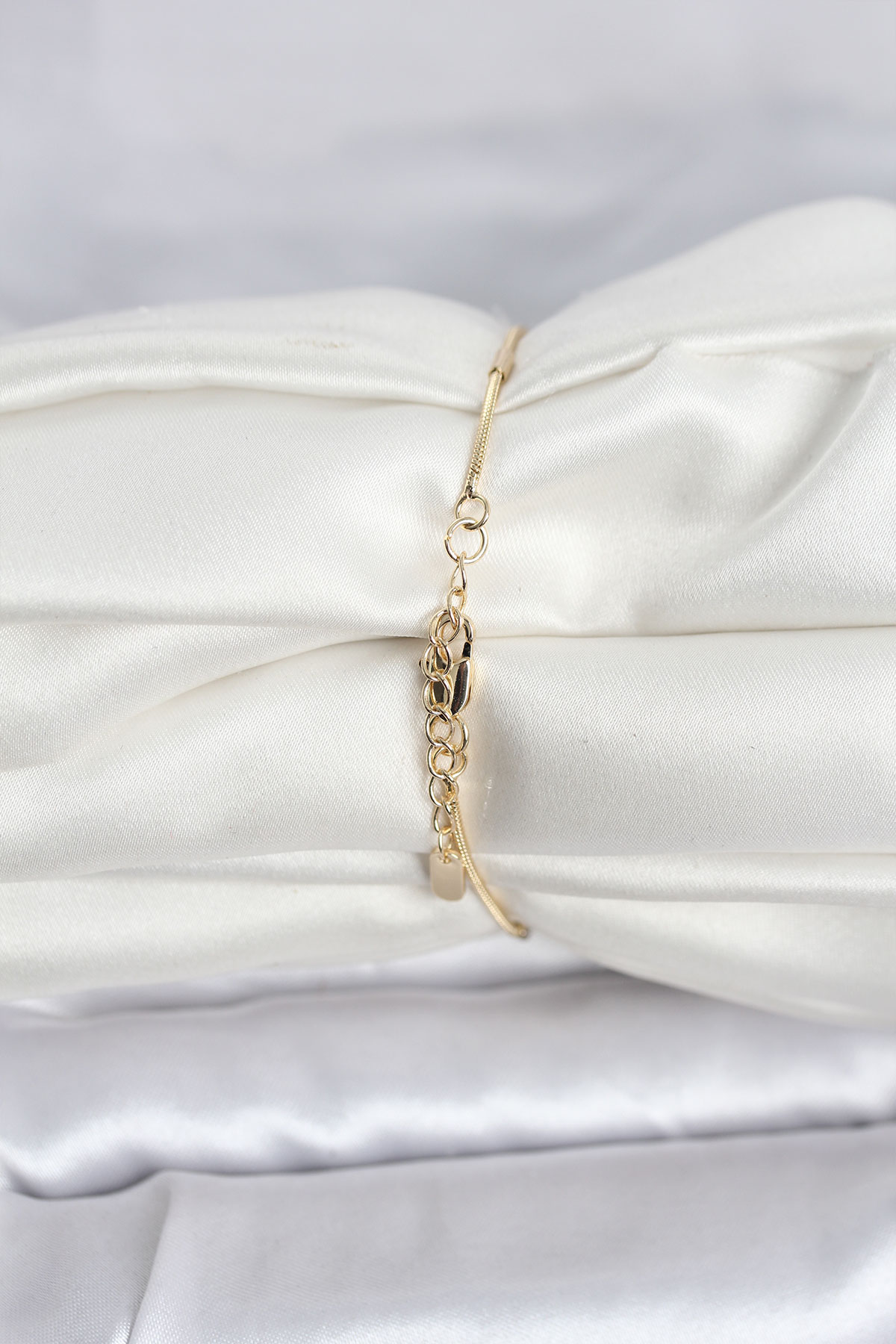 CM 14K Gold Renk Barlı Yılan Zincir Model Kadın Bileklik - Lisinya