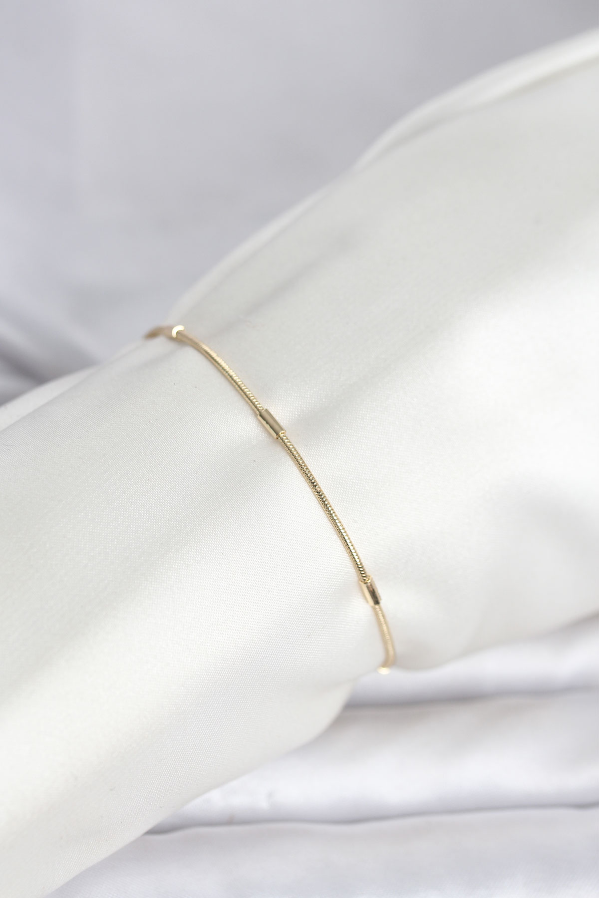 CM 14K Gold Renk Barlı Yılan Zincir Model Kadın Bileklik - Lisinya CM 14K Gold Renk Barlı Yılan Zincir Model Kadın Bileklik - Lisinya