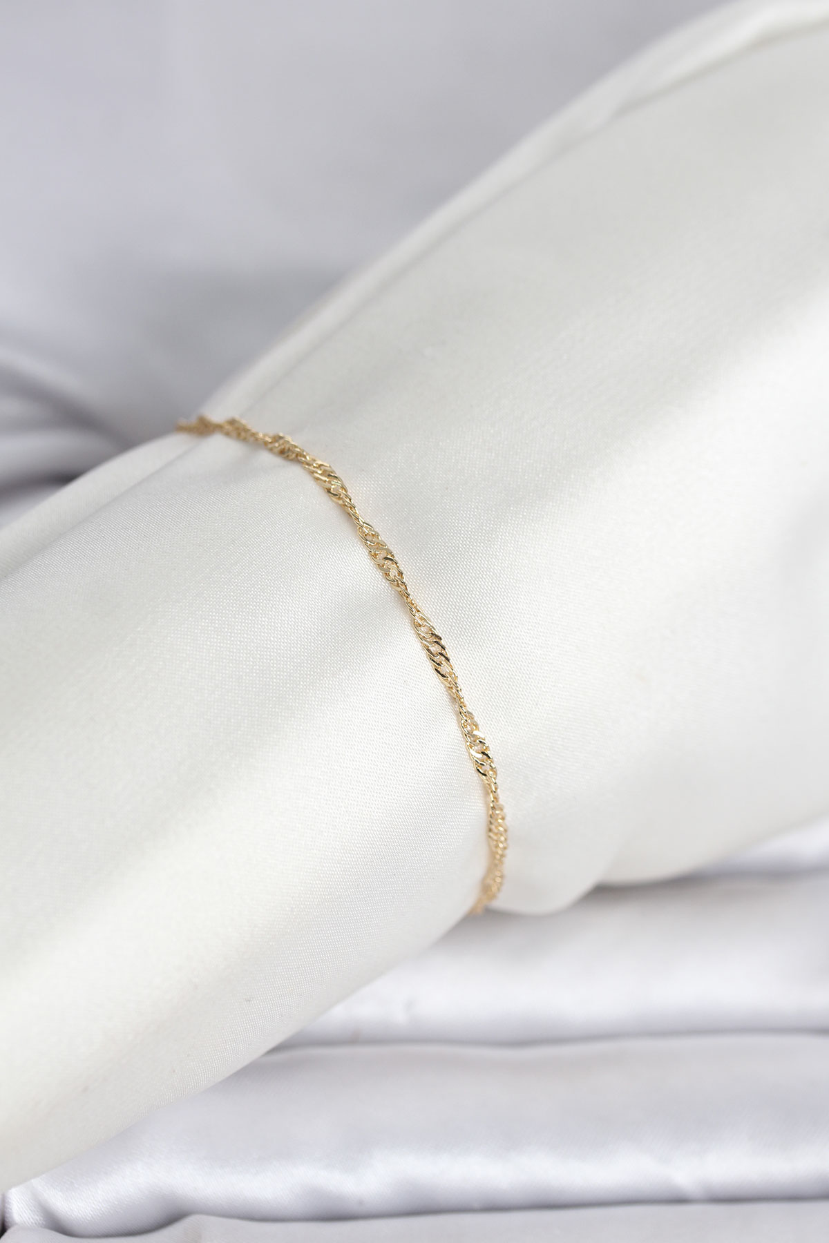 CM 14K Gold Renk Ezme Burgu Zincir Model Kadın Bileklik - Lisinya CM 14K Gold Renk Ezme Burgu Zincir Model Kadın Bileklik - Lisinya