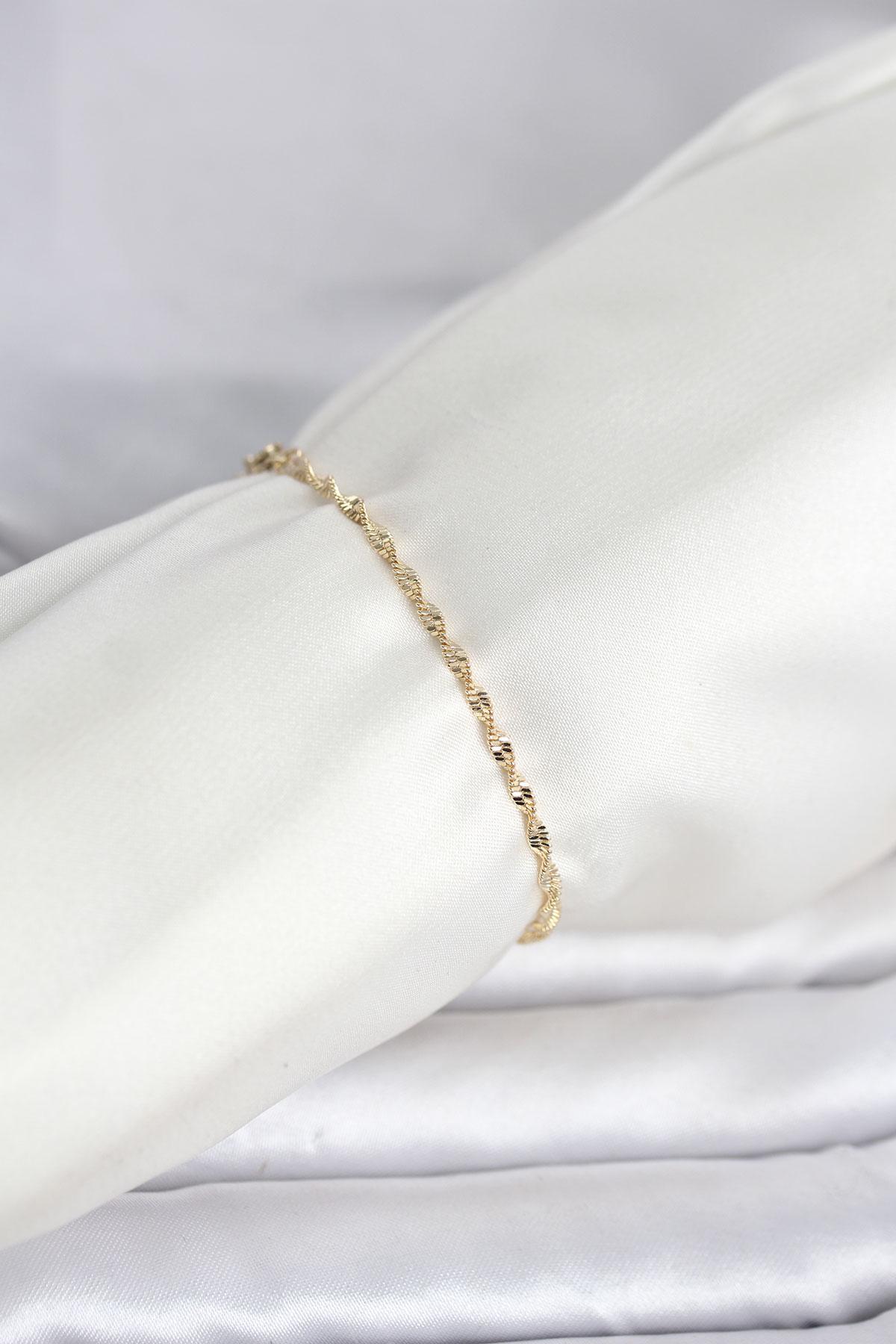 CM 14K Gold Renk Yassı Ezme Burgu Model Kadın Bileklik - Lisinya CM 14K Gold Renk Yassı Ezme Burgu Model Kadın Bileklik - Lisinya