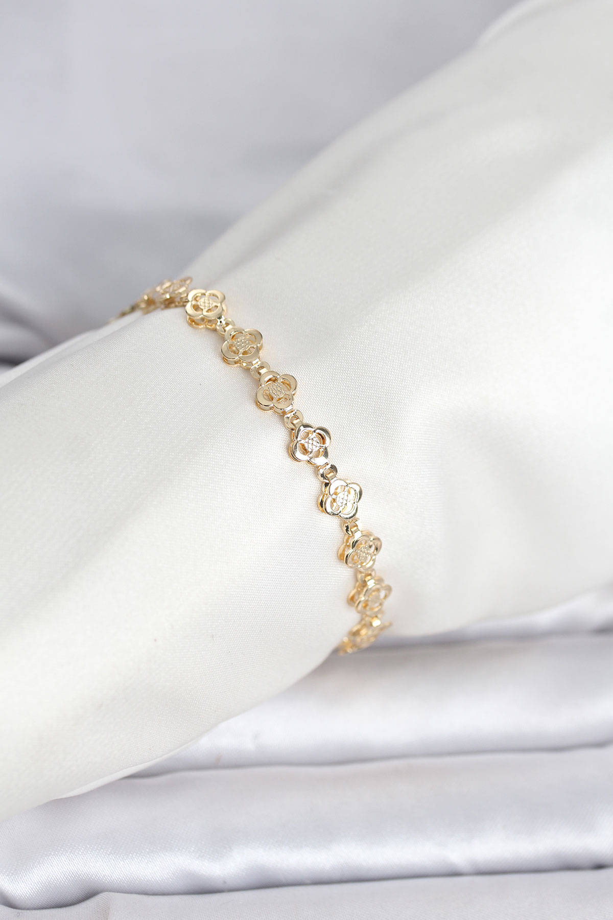 CM 14K Gold Renk Yonca Model Kadın Bileklik - Lisinya CM 14K Gold Renk Yonca Model Kadın Bileklik - Lisinya