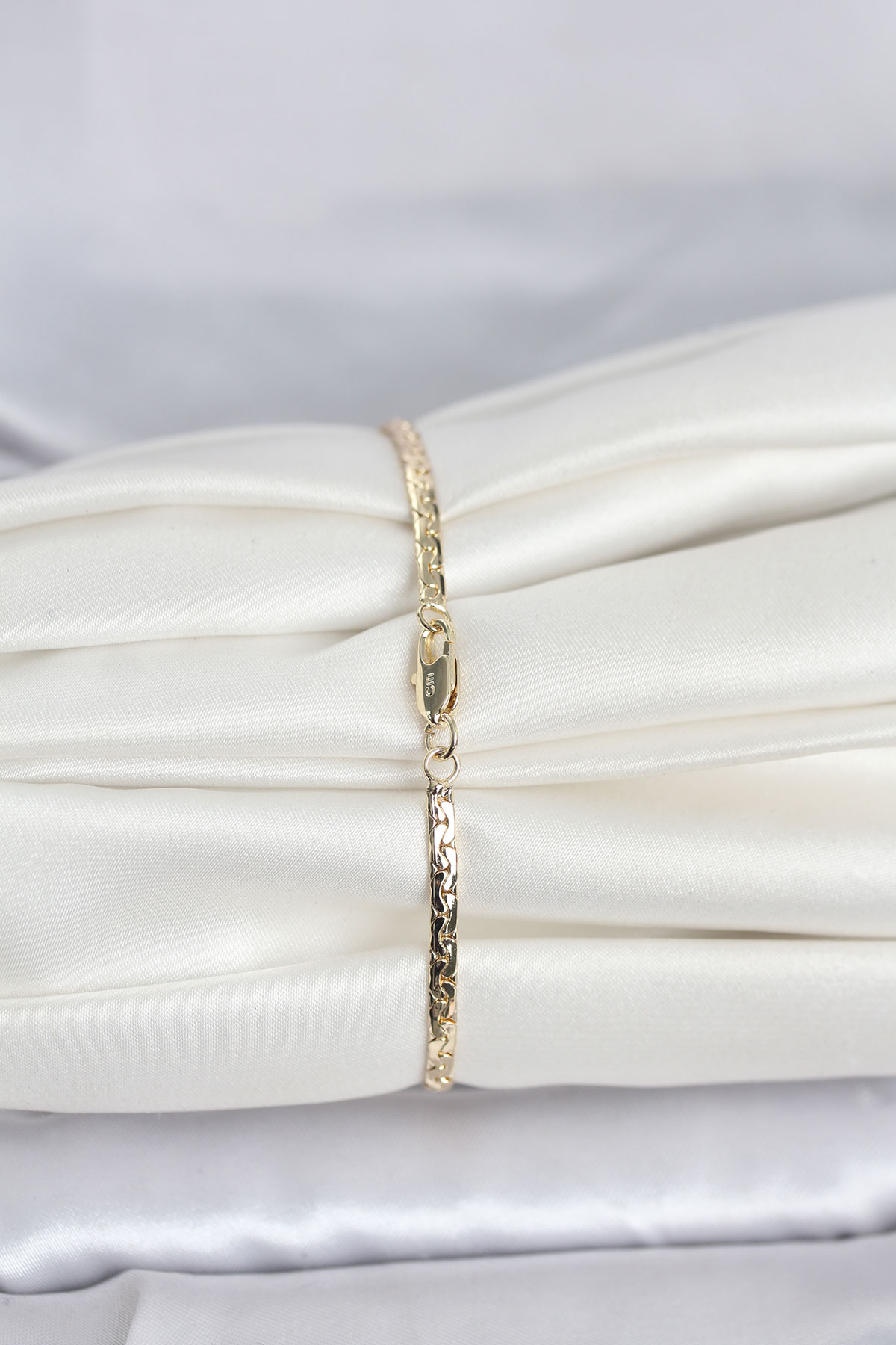 CM 14K Gold Renk Yassı Ezme Zincir Model Kadın Bileklik - Lisinya CM 14K Gold Renk Yassı Ezme Zincir Model Kadın Bileklik - Lisinya