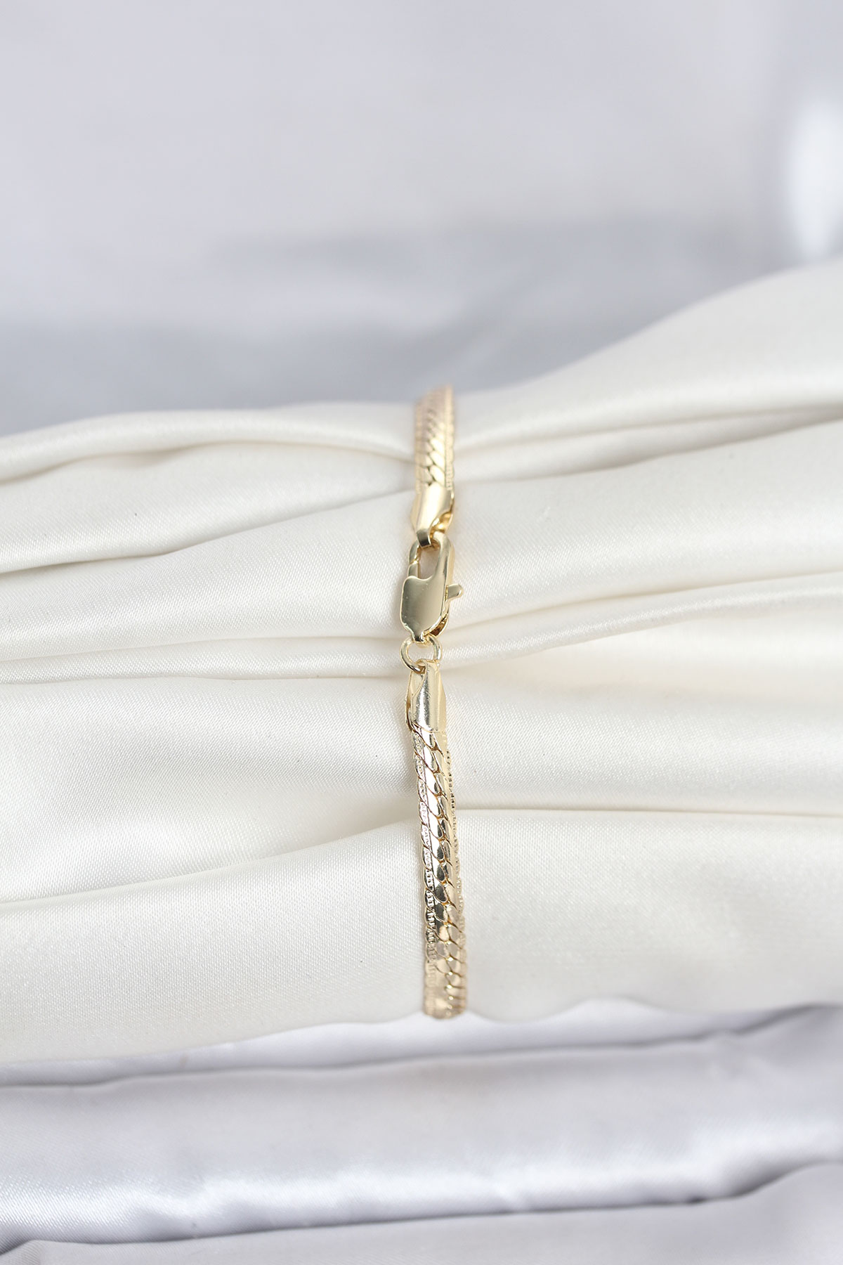 CM 14K Gold Renk Lazerli Yassı Zincir Model Kadın Bileklik - Lisinya