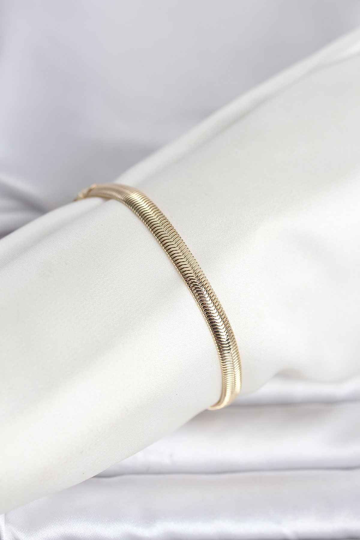 CM 14K Gold Renk Yassı Zincir Yılan Model Kadın Bileklik - Lisinya CM 14K Gold Renk Yassı Zincir Yılan Model Kadın Bileklik - Lisinya