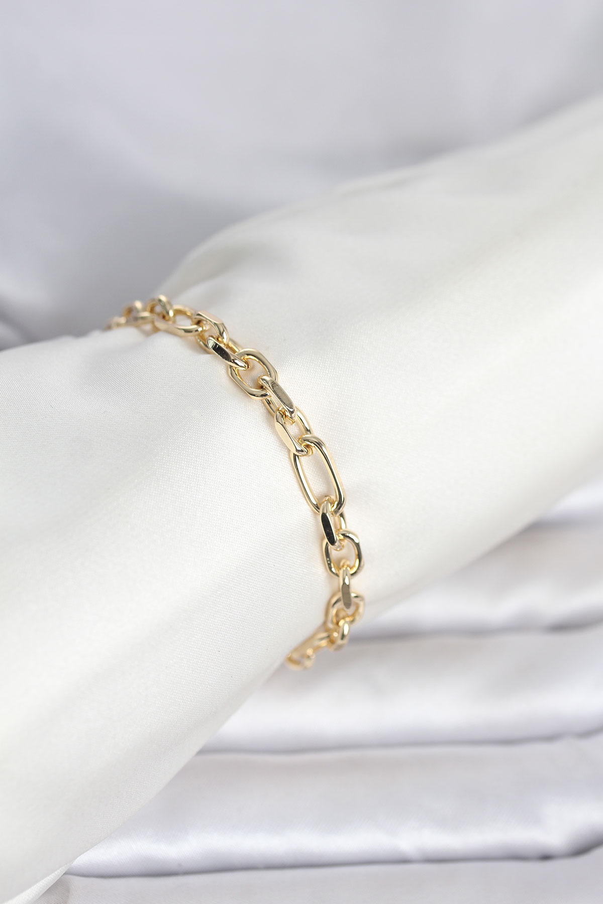 CM 14K Gold Renk Kalın Zincir Model Kadın Bileklik - Lisinya CM 14K Gold Renk Kalın Zincir Model Kadın Bileklik - Lisinya