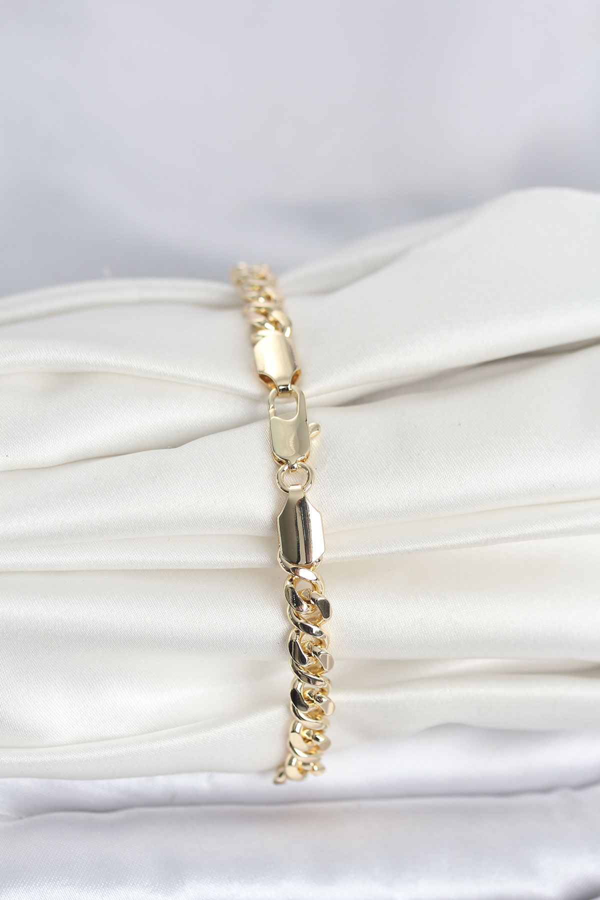 CM 14K Gold Renk Yassı Zincir Model Kadın Bileklik - Lisinya