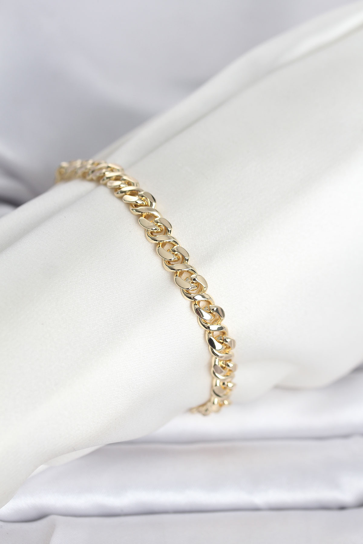 CM 14K Gold Renk Yassı Zincir Model Kadın Bileklik - Lisinya CM 14K Gold Renk Yassı Zincir Model Kadın Bileklik - Lisinya