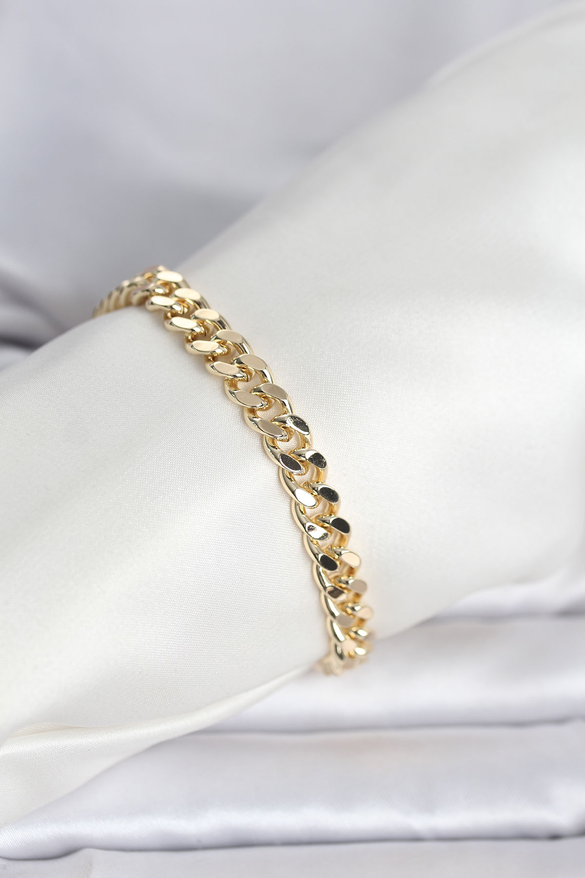 CM 14K Gold Renk Ezme Kalın Zincir Model Kadın Bileklik - Lisinya CM 14K Gold Renk Ezme Kalın Zincir Model Kadın Bileklik - Lisinya