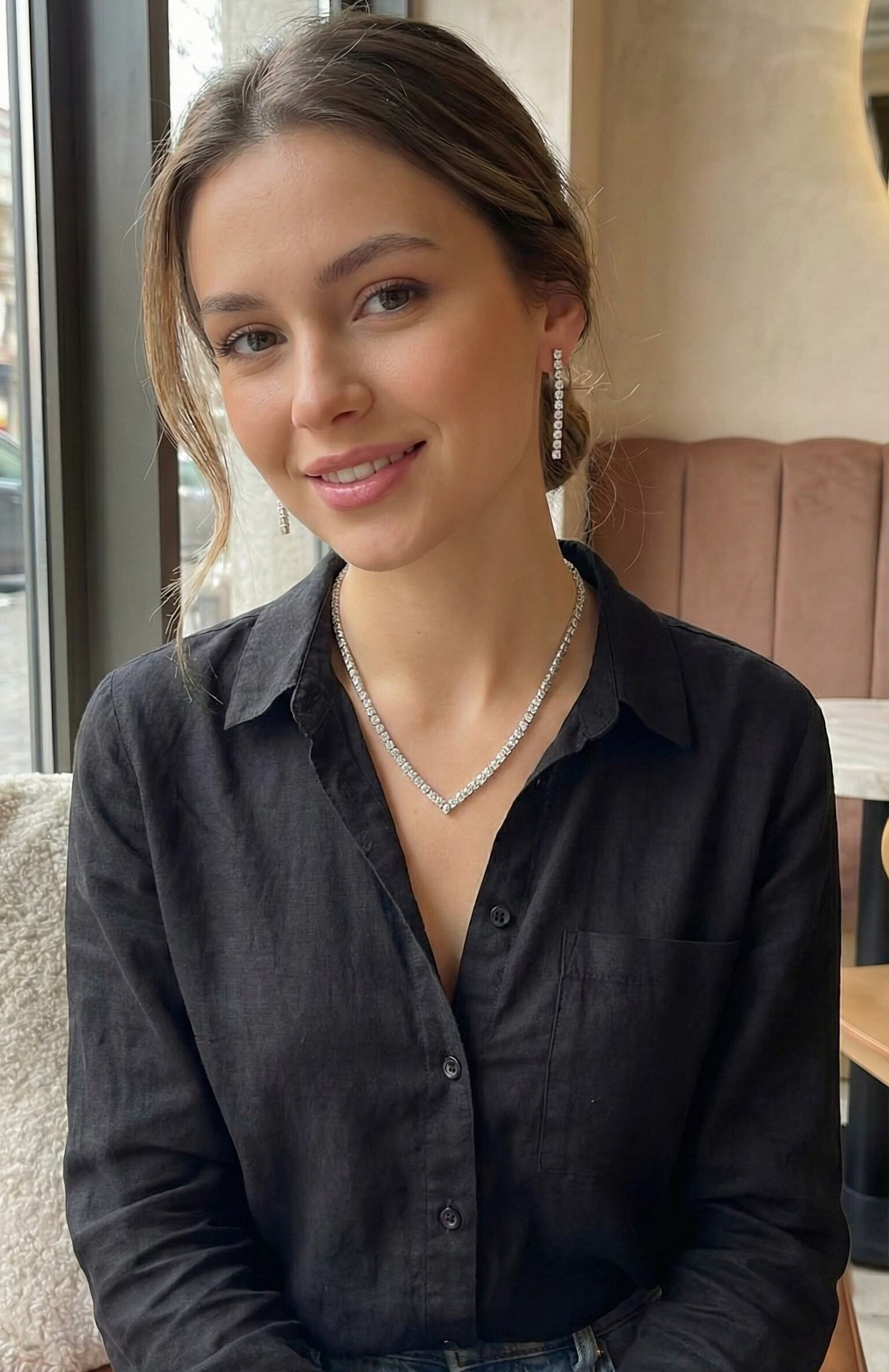 Gümüş Renk Zirkon Taşlı Kadın Kolye Küpe Seti - Lisinya Gümüş Renk Zirkon Taşlı Kadın Kolye Küpe Seti - Lisinya