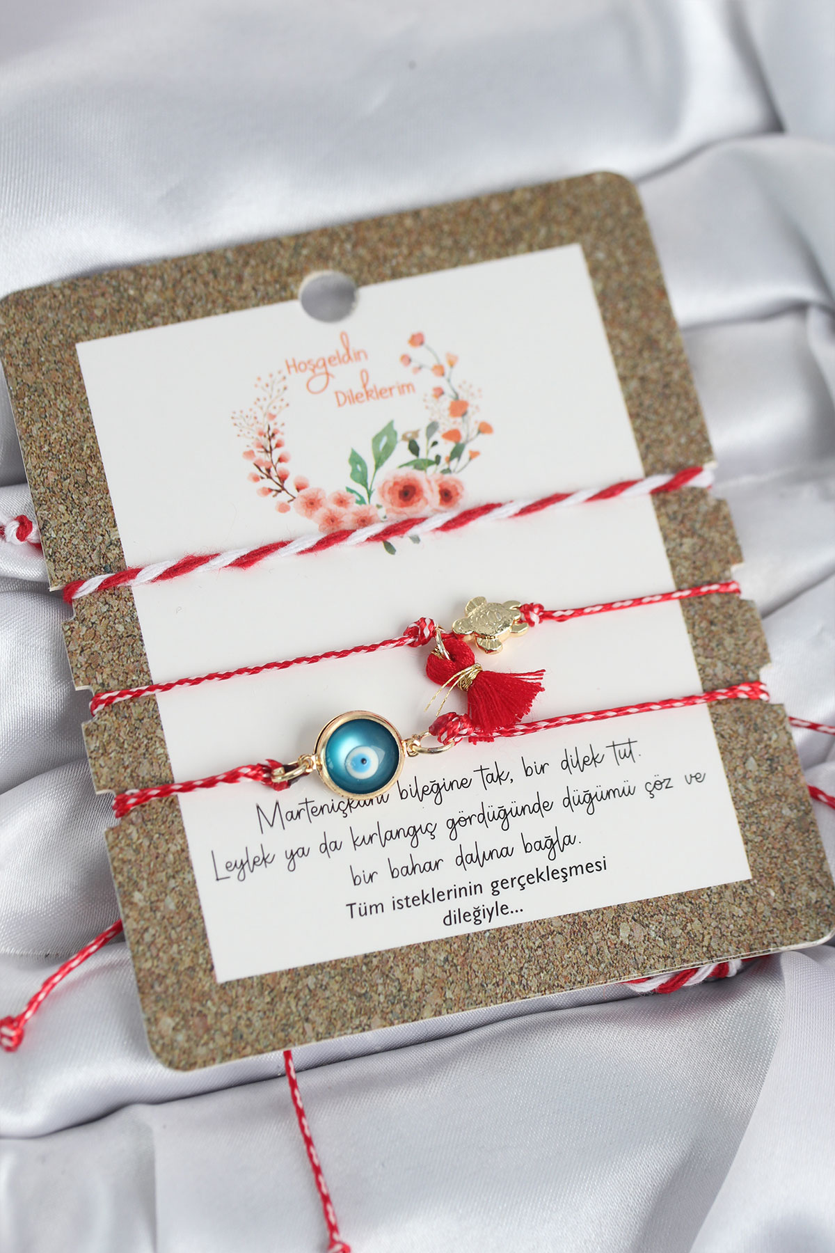 Marteniçka Bileklik 3'lü Püsküllü ve Nazarlı Model - Lisinya Marteniçka Bileklik 3'lü Püsküllü ve Nazarlı Model - Lisinya