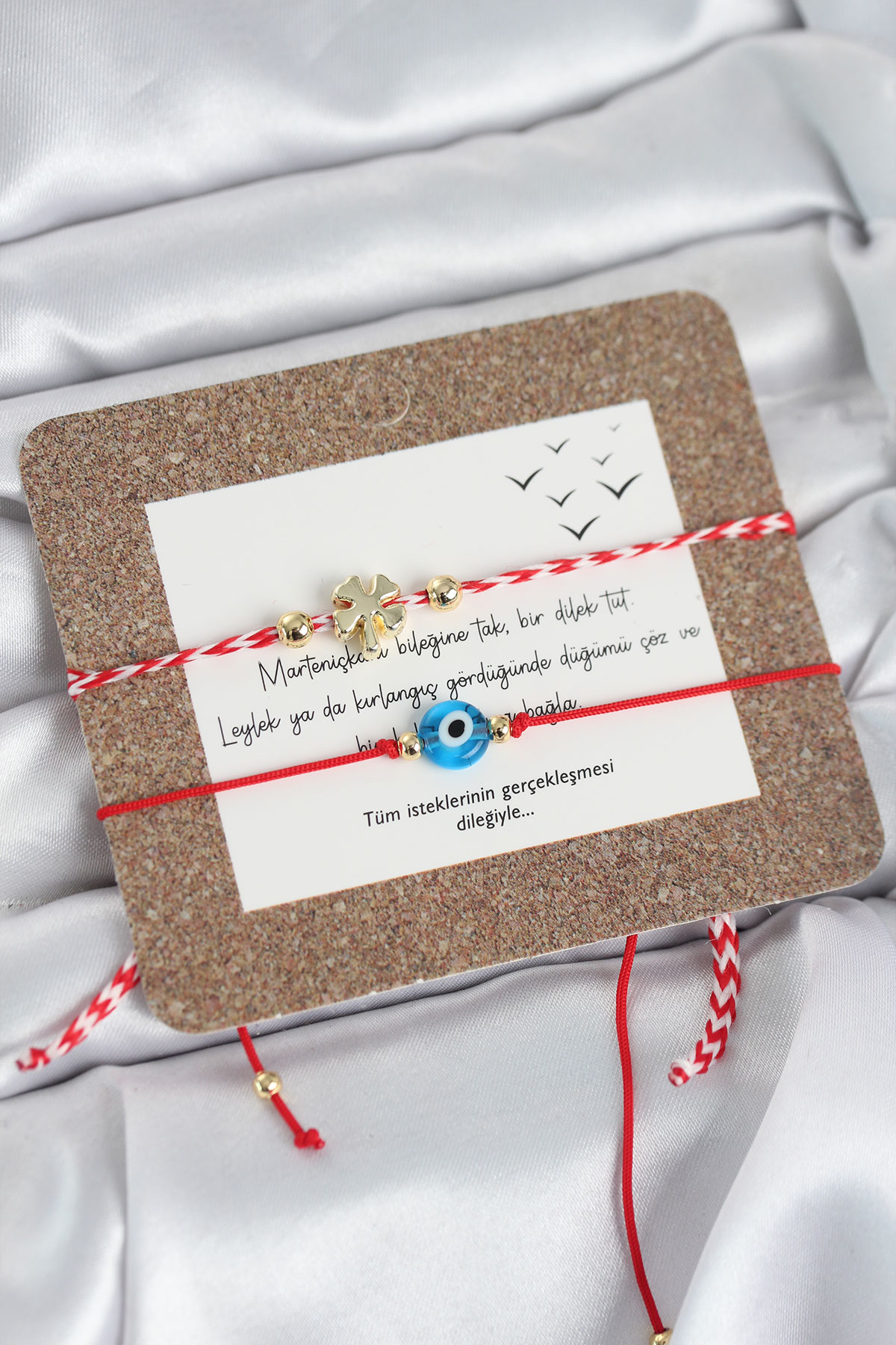 Marteniçka Bileklik 2'li Yonca ve Nazarlı Model - Lisinya Marteniçka Bileklik 2'li Yonca ve Nazarlı Model - Lisinya