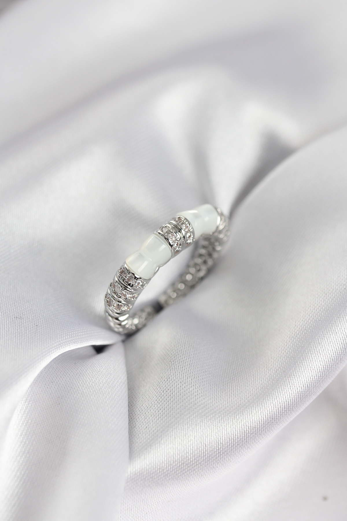 Zirkon Taşlı Kemik Model Gümüş Renk Kadın Yüzük - Lisinya