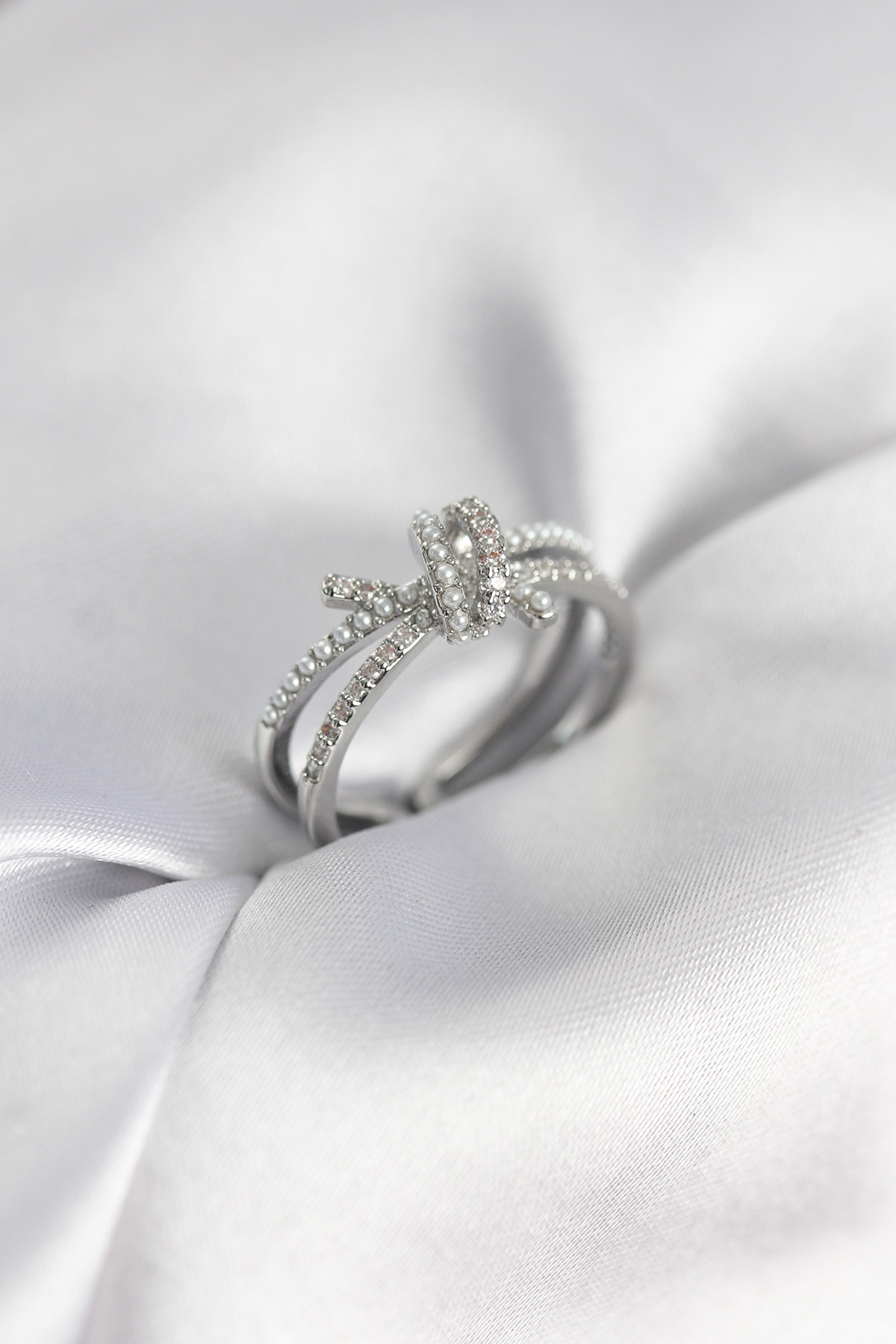 Gümüş Renk İncili Zirkon Taşlı Düğüm Kadın Yüzük - Lisinya