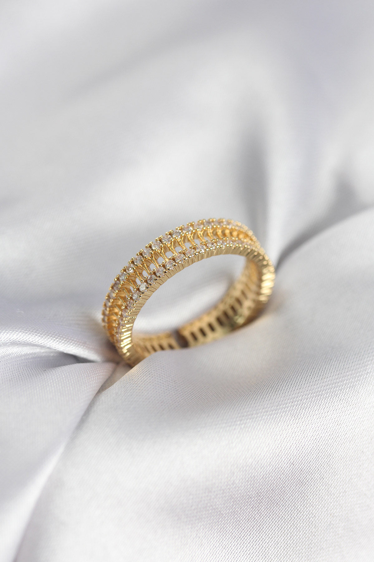 Gold Renk Minimal Zirkon Taşlı Kadın Yüzük - Lisinya Gold Renk Minimal Zirkon Taşlı Kadın Yüzük - Lisinya