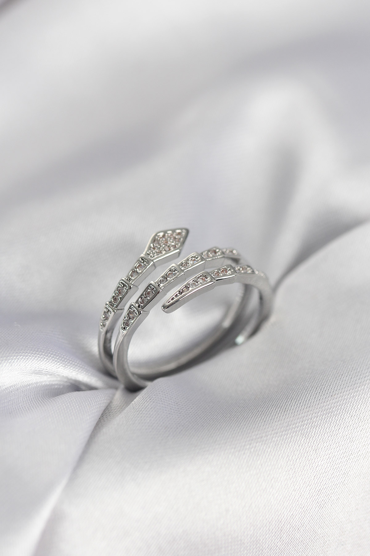 Yılan Model Gümüş Renk Zirkon Taşlı Kadın Yüzük - Lisinya