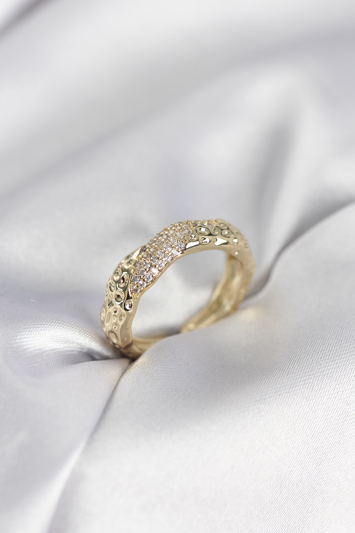 Zirkon Taşlı Puntalı Gold Renk Kadın Yüzük - Lisinya