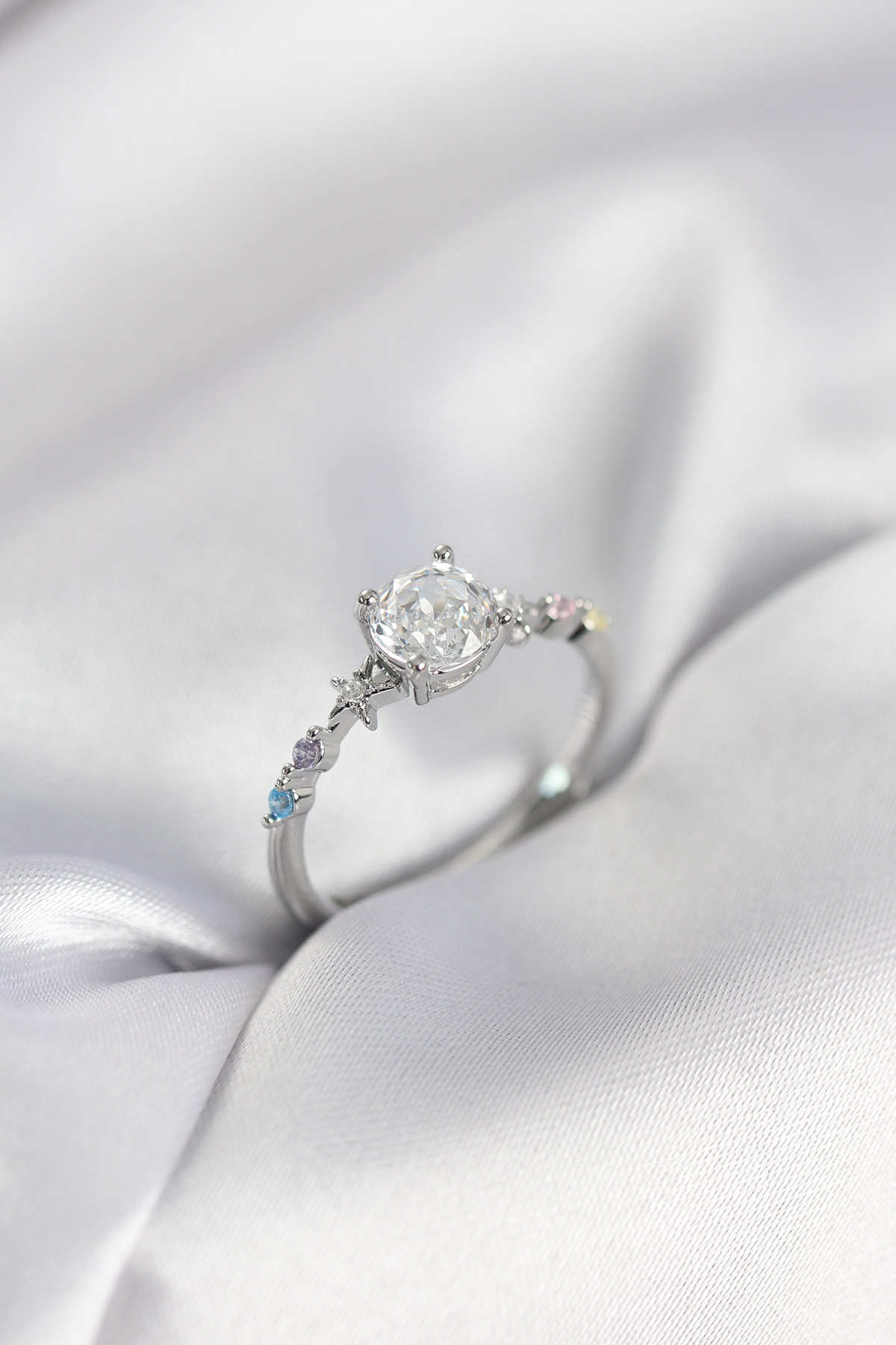 Tek Taş Model Zirkon Taşlı Gümüş Renk Kadın Yüzük - Lisinya