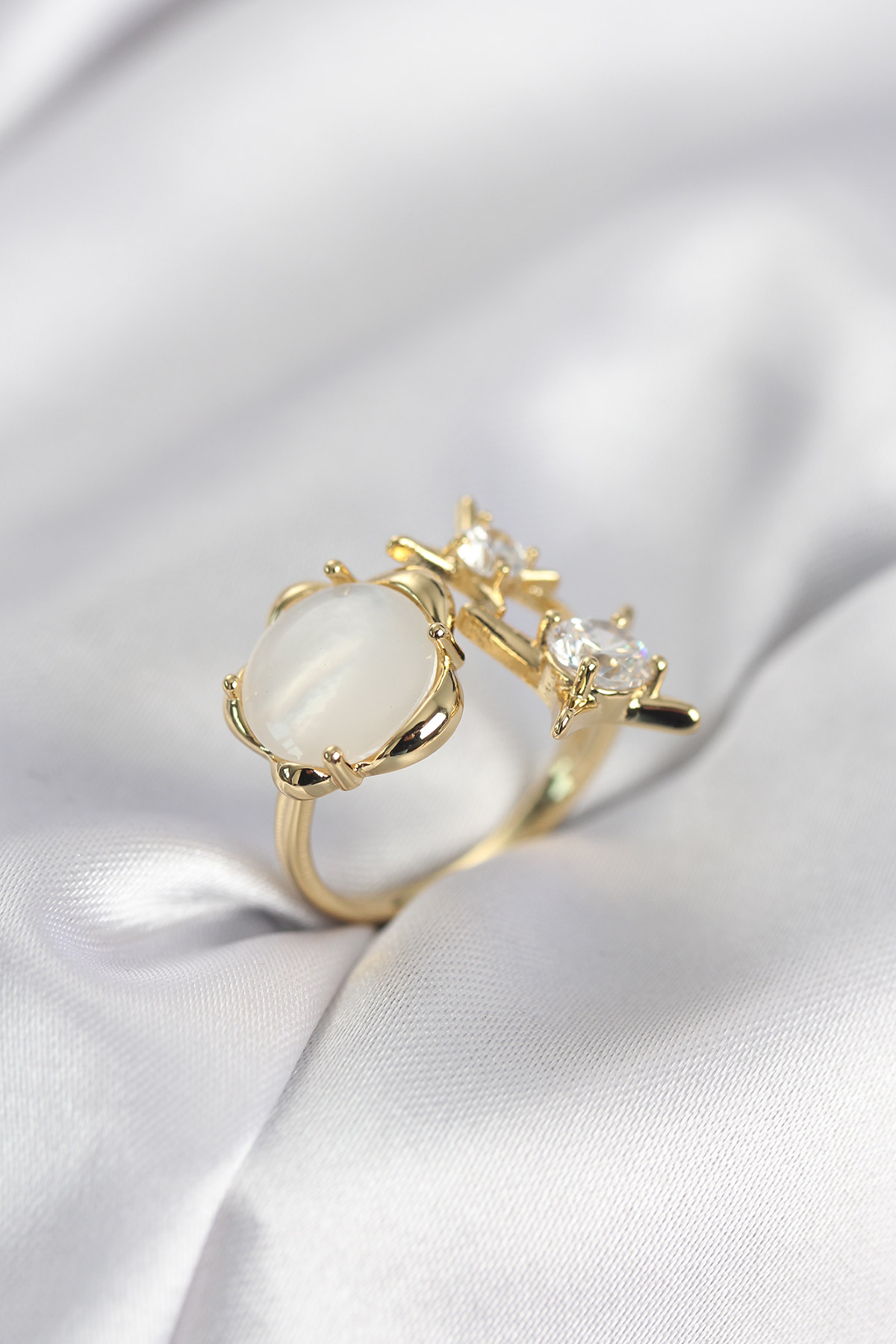 Gold Renk Kutup Yıldızı Model Kadın Yüzük - Lisinya