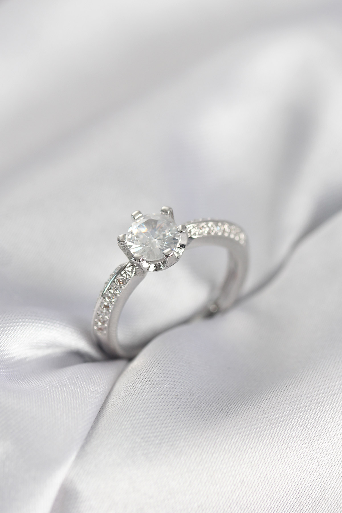 Tek Taş Model Zirkon Taşlı Gümüş Renk Kadın Yüzük - Lisinya